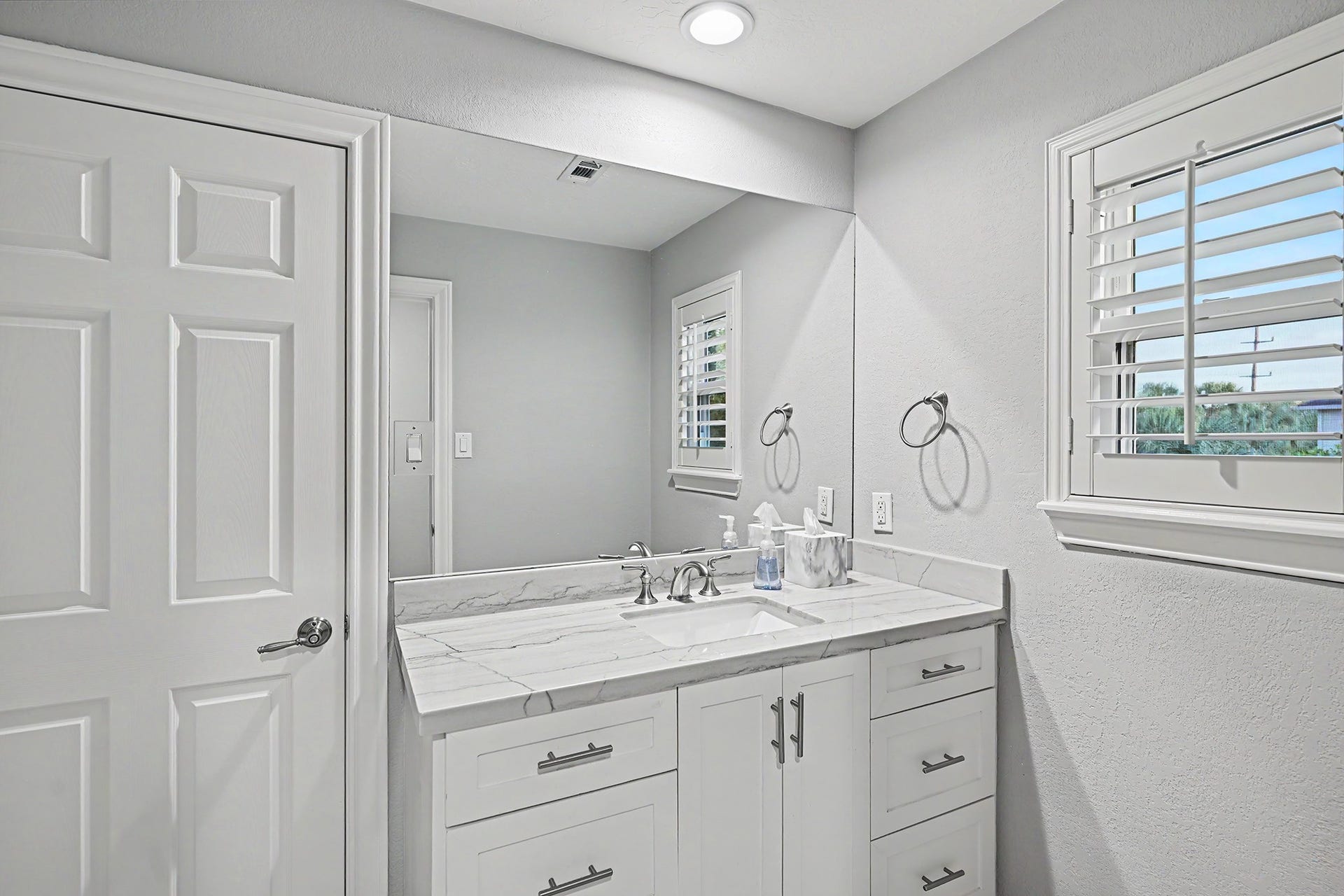 919 Bayou Parkway, Houston, TX 77077 919 Bayou Parkway, Houston, TX 77077