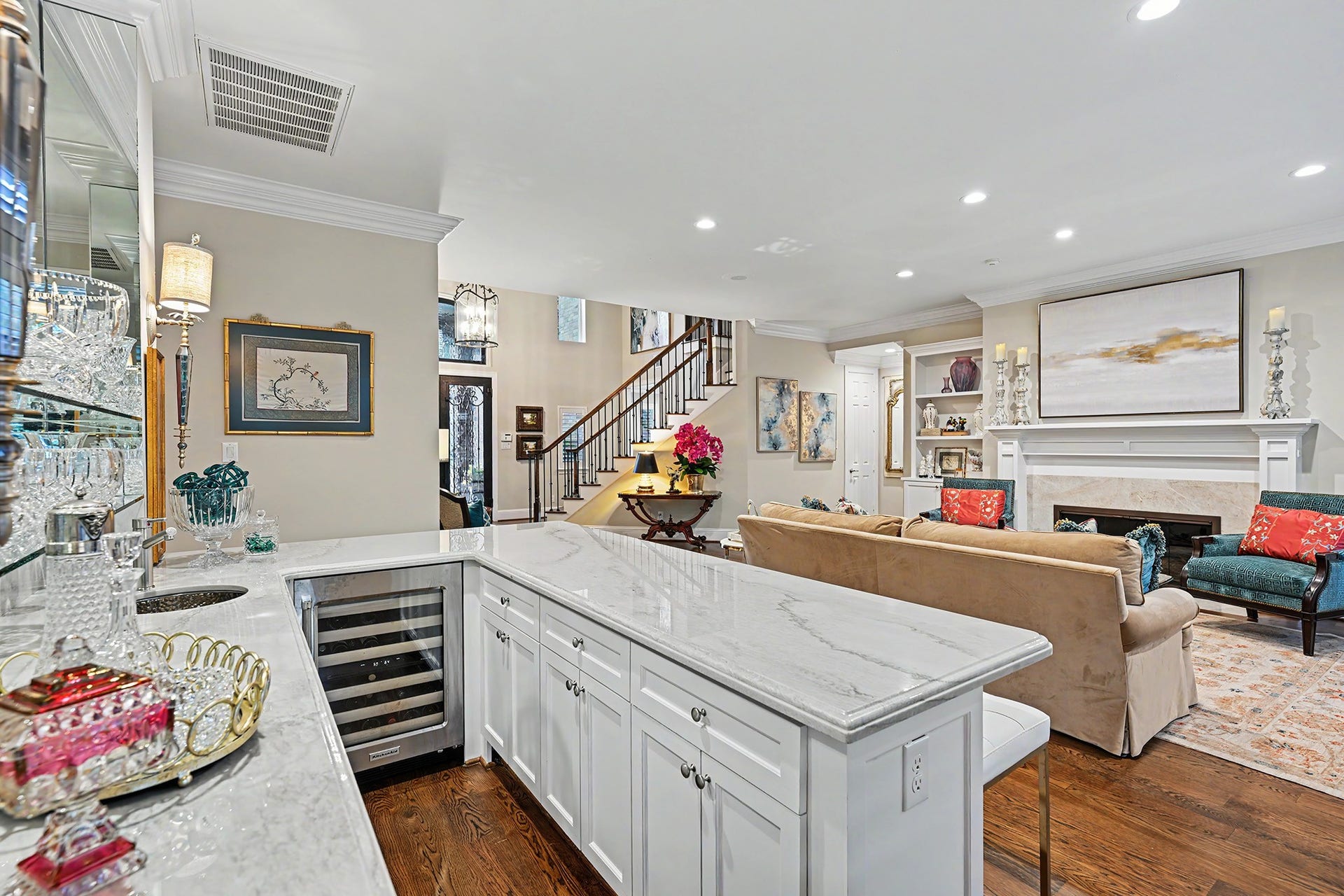 919 Bayou Parkway, Houston, TX 77077 919 Bayou Parkway, Houston, TX 77077