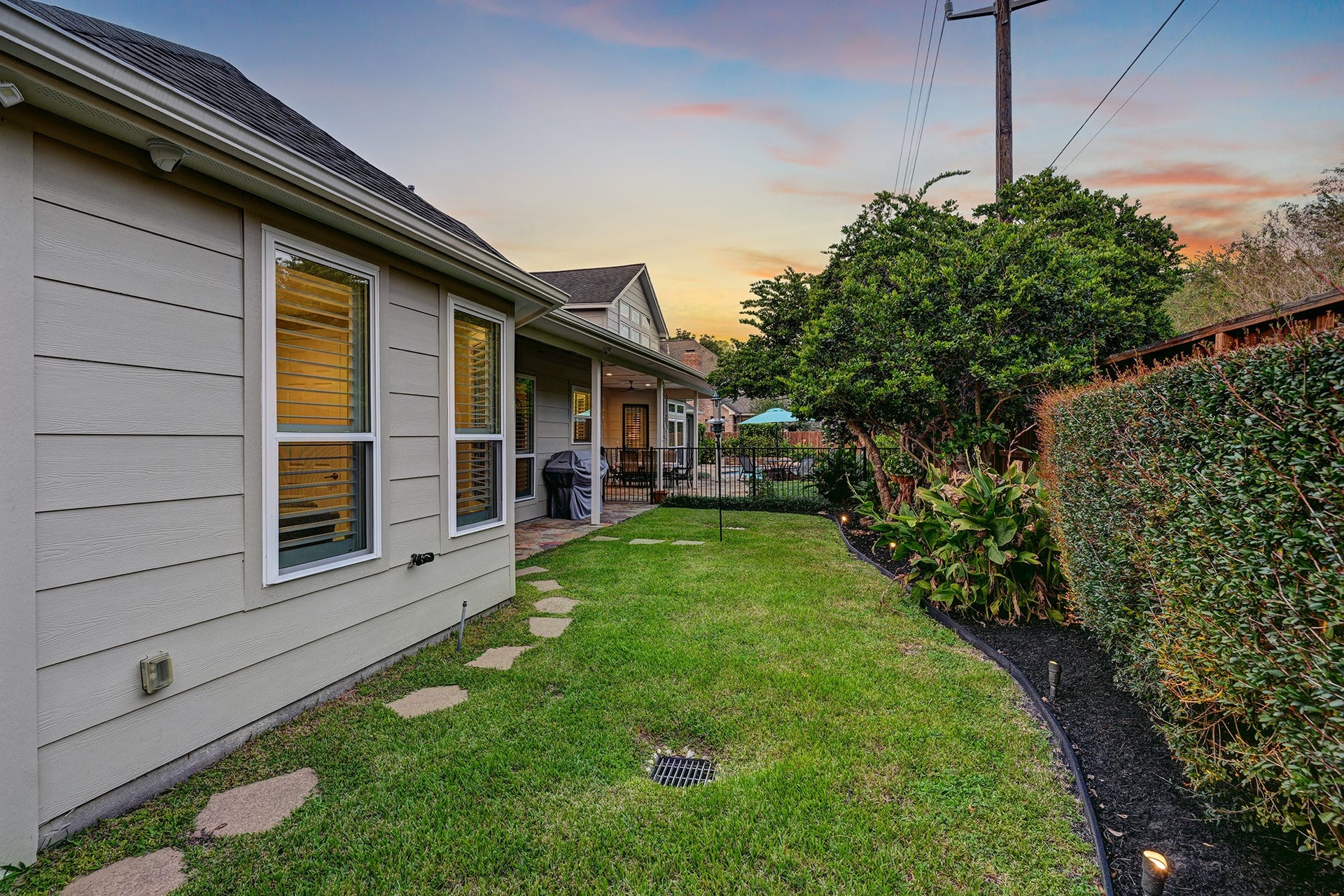 919 Bayou Parkway, Houston, TX 77077 919 Bayou Parkway, Houston, TX 77077