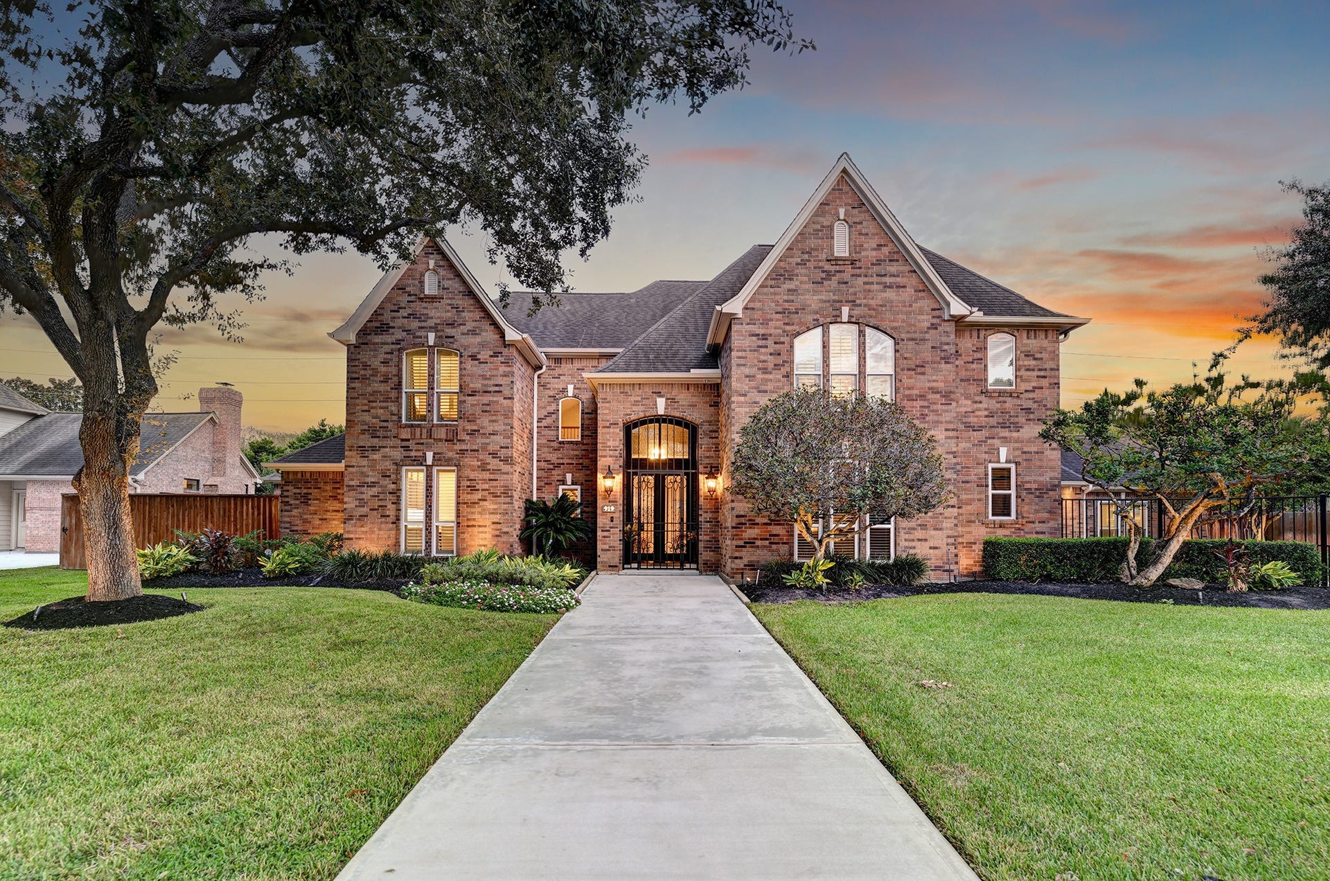 919 Bayou Parkway, Houston, TX 77077 919 Bayou Parkway, Houston, TX 77077