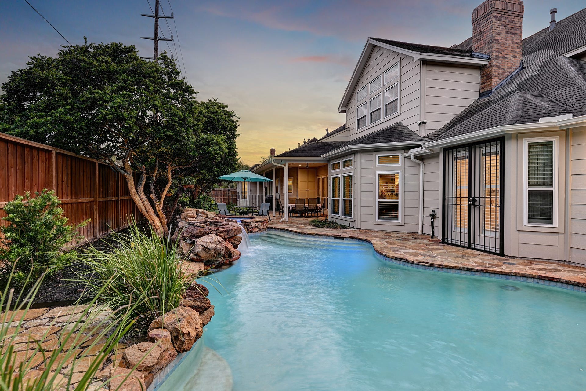 919 Bayou Parkway, Houston, TX 77077 919 Bayou Parkway, Houston, TX 77077