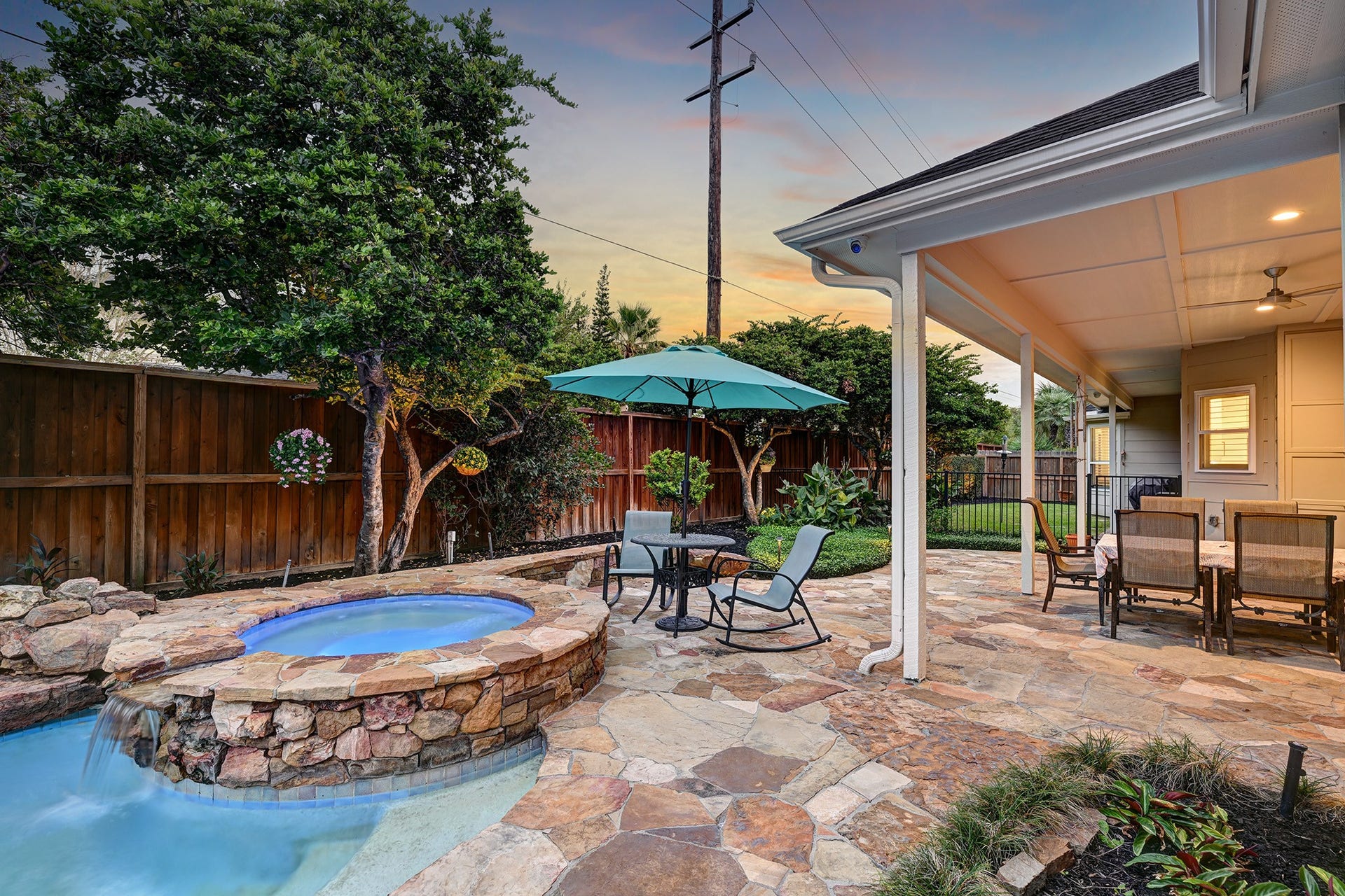 919 Bayou Parkway, Houston, TX 77077 919 Bayou Parkway, Houston, TX 77077