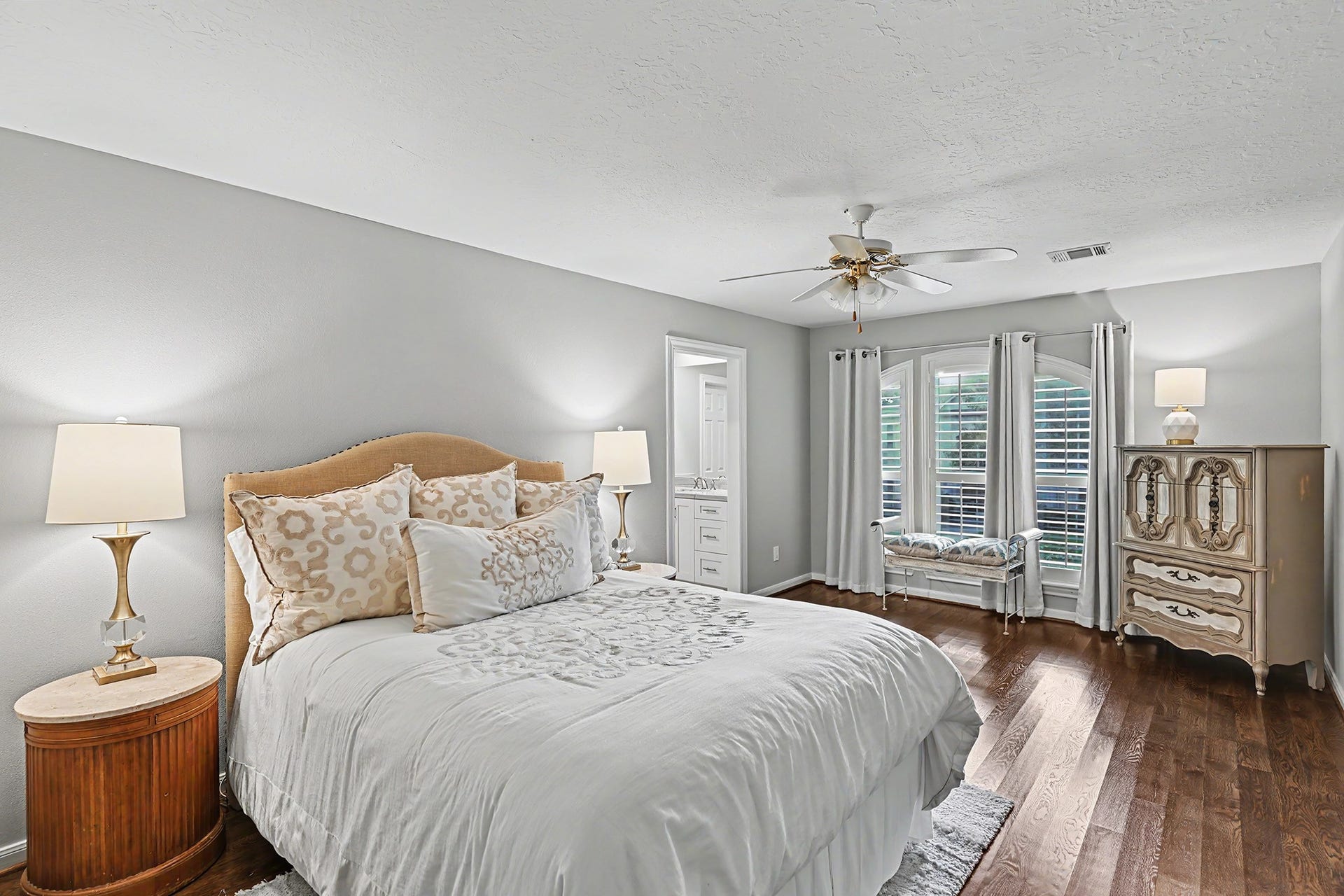 919 Bayou Parkway, Houston, TX 77077 919 Bayou Parkway, Houston, TX 77077