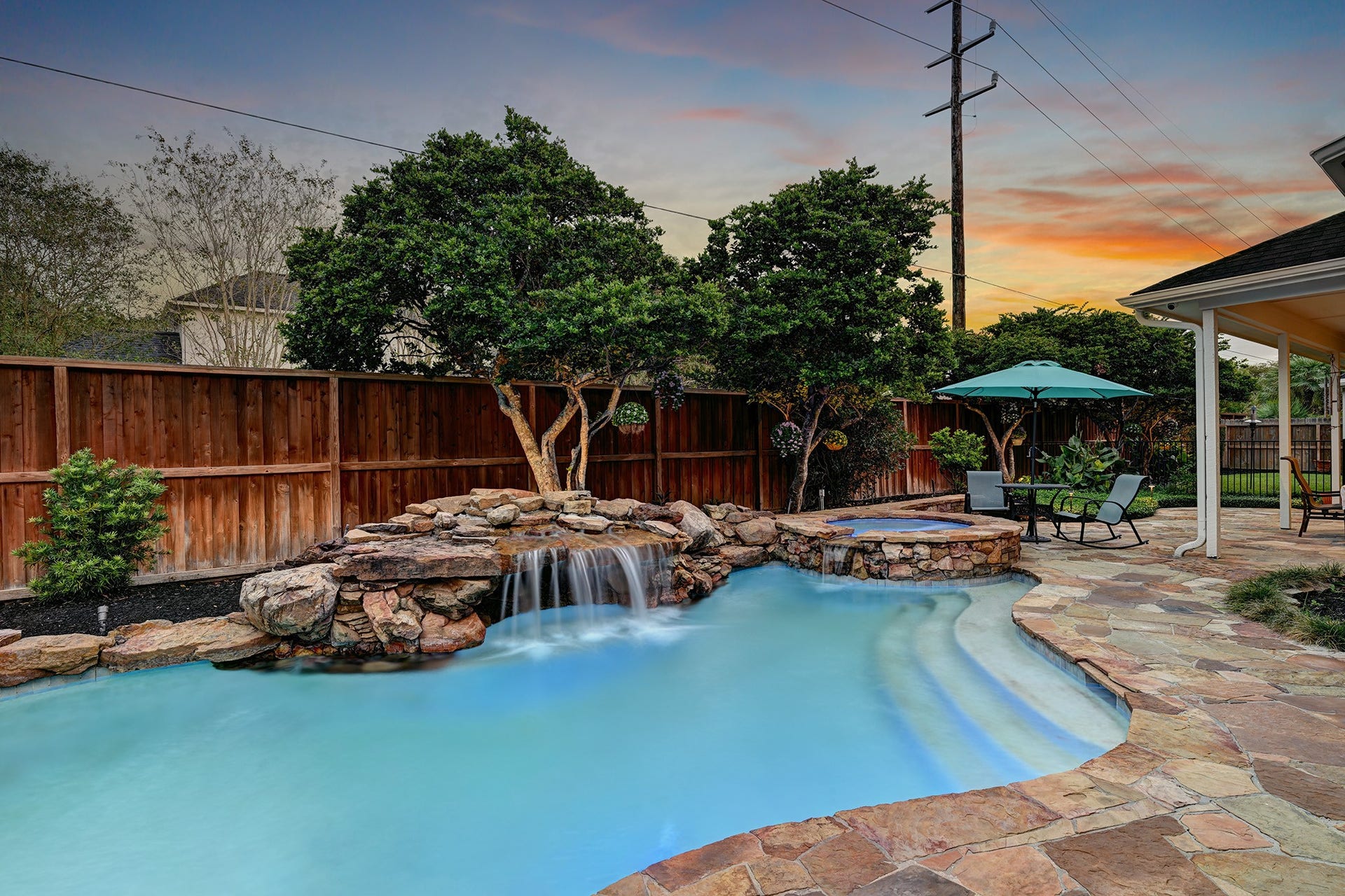 919 Bayou Parkway, Houston, TX 77077 919 Bayou Parkway, Houston, TX 77077