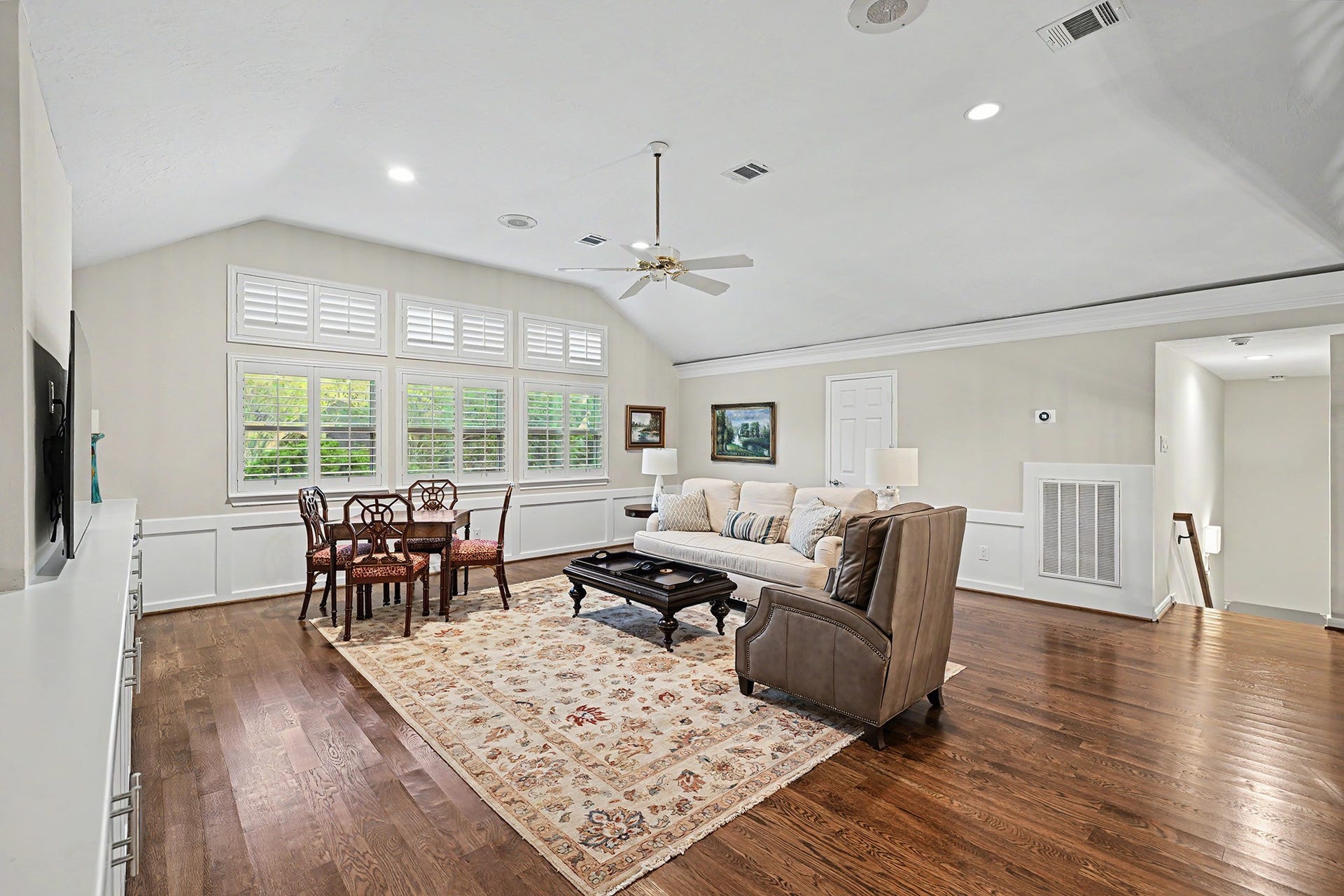 919 Bayou Parkway, Houston, TX 77077 919 Bayou Parkway, Houston, TX 77077
