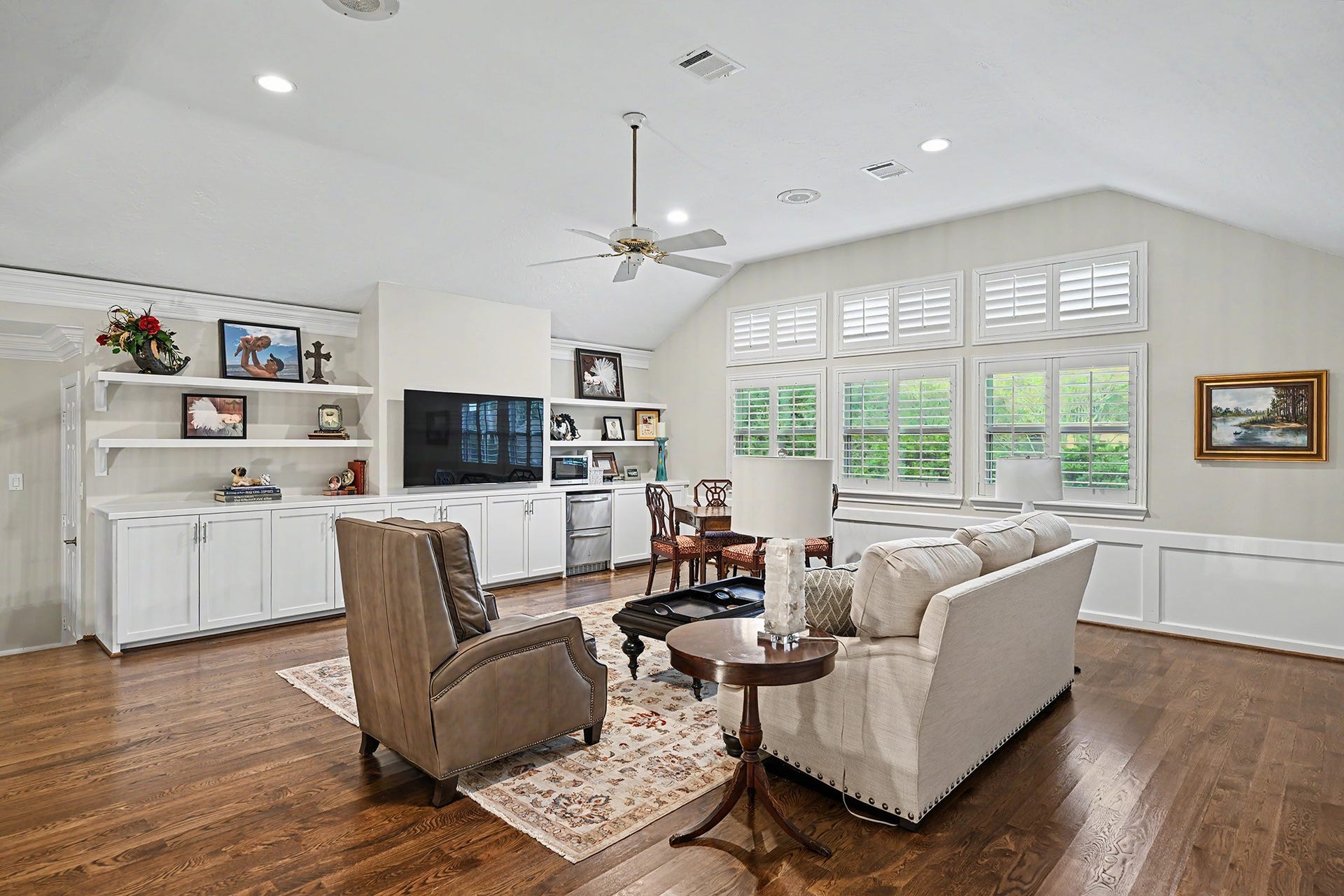 919 Bayou Parkway, Houston, TX 77077 919 Bayou Parkway, Houston, TX 77077