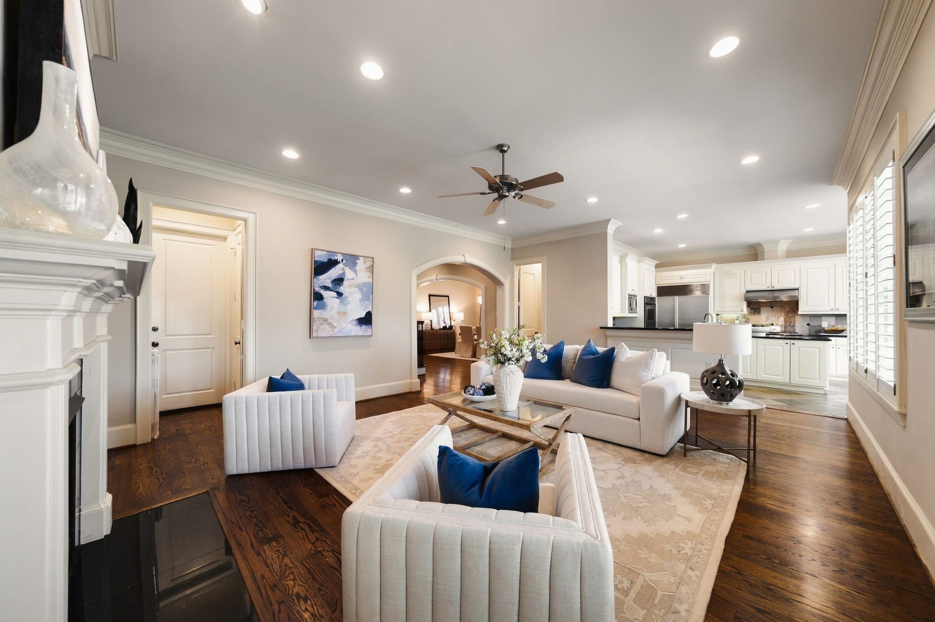 2826 Robinhood Street, West University Place, TX 77005 2826 Robinhood Street, West University Place, TX 77005