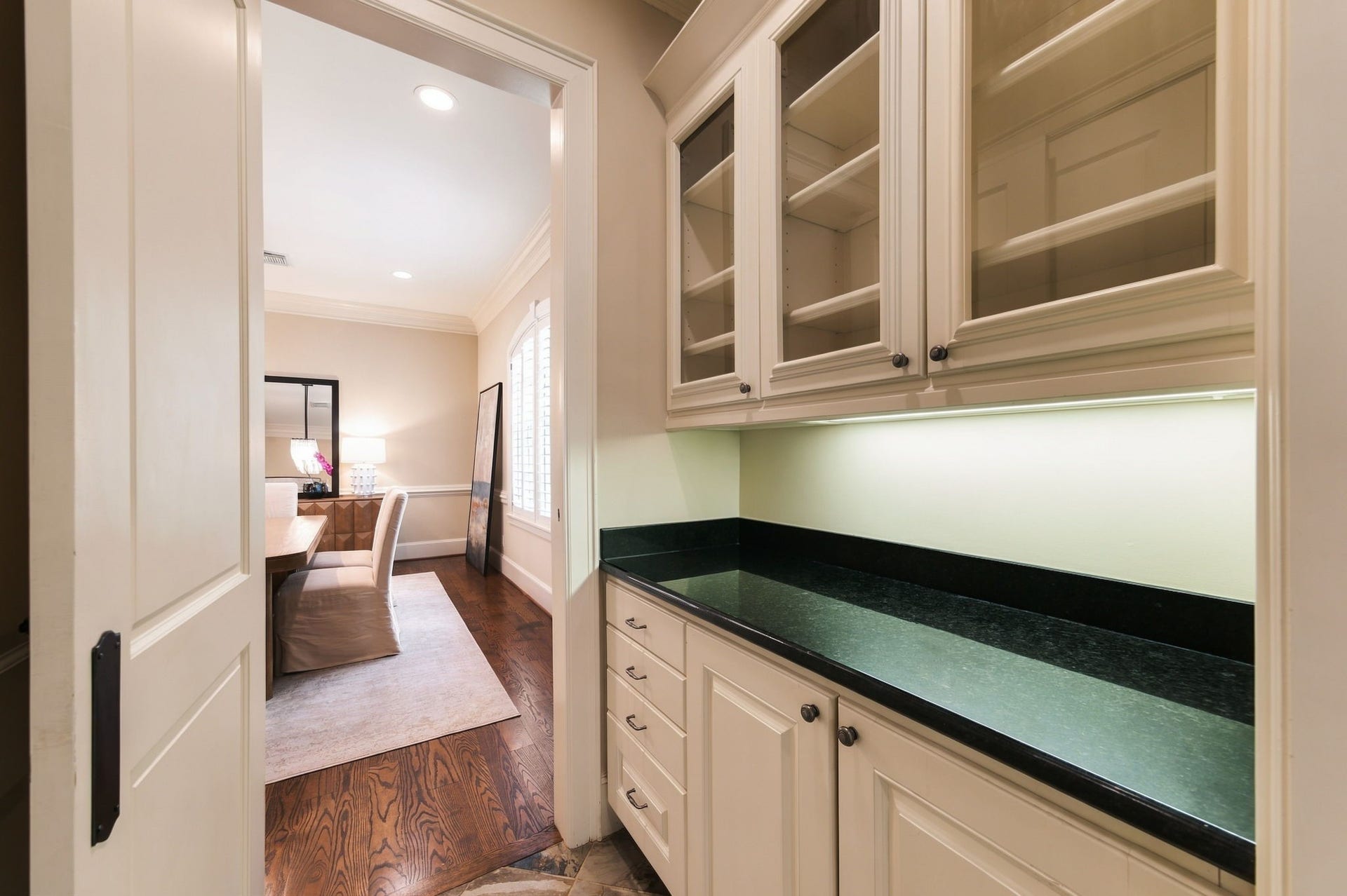2826 Robinhood Street, West University Place, TX 77005 2826 Robinhood Street, West University Place, TX 77005