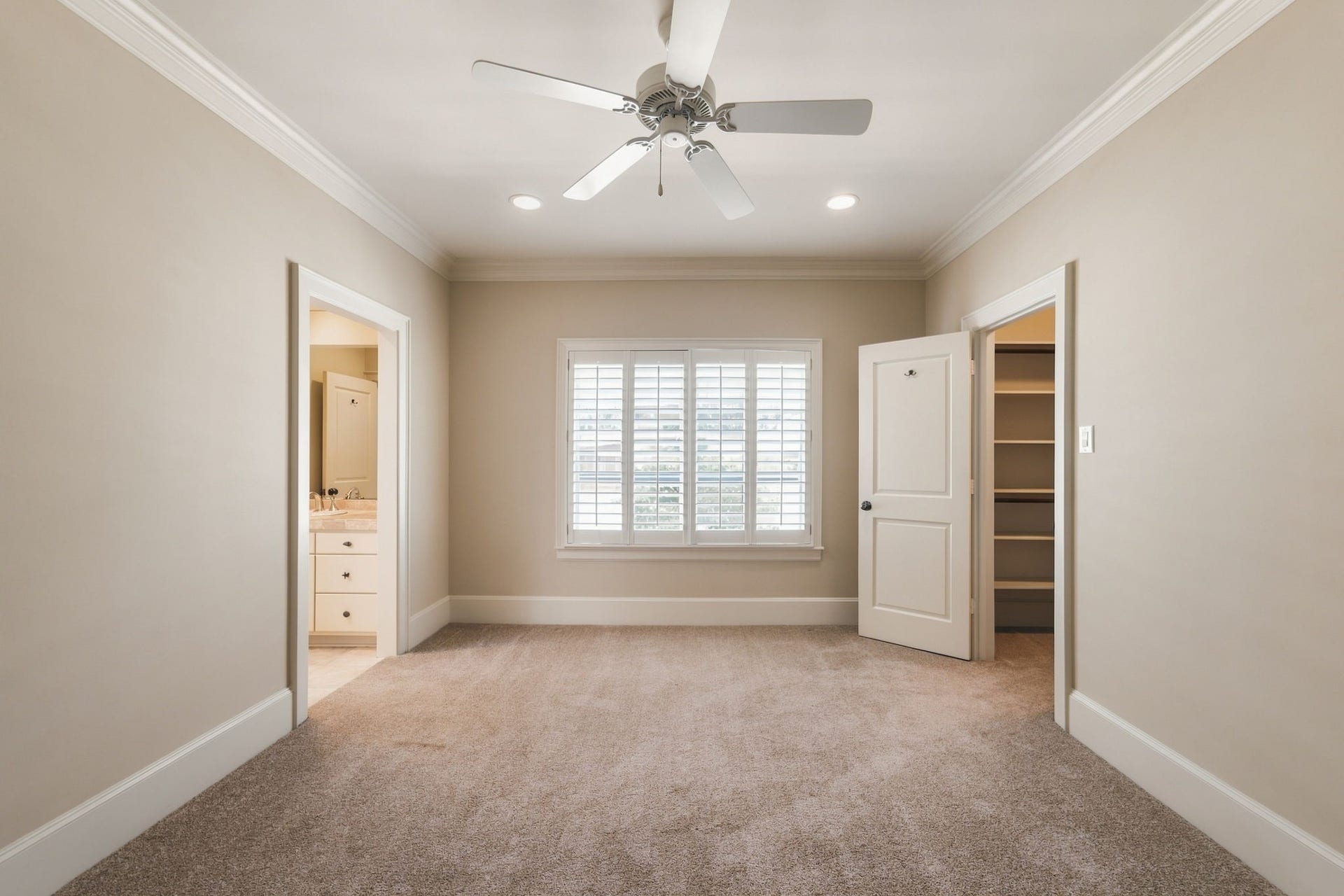 2826 Robinhood Street, West University Place, TX 77005 2826 Robinhood Street, West University Place, TX 77005