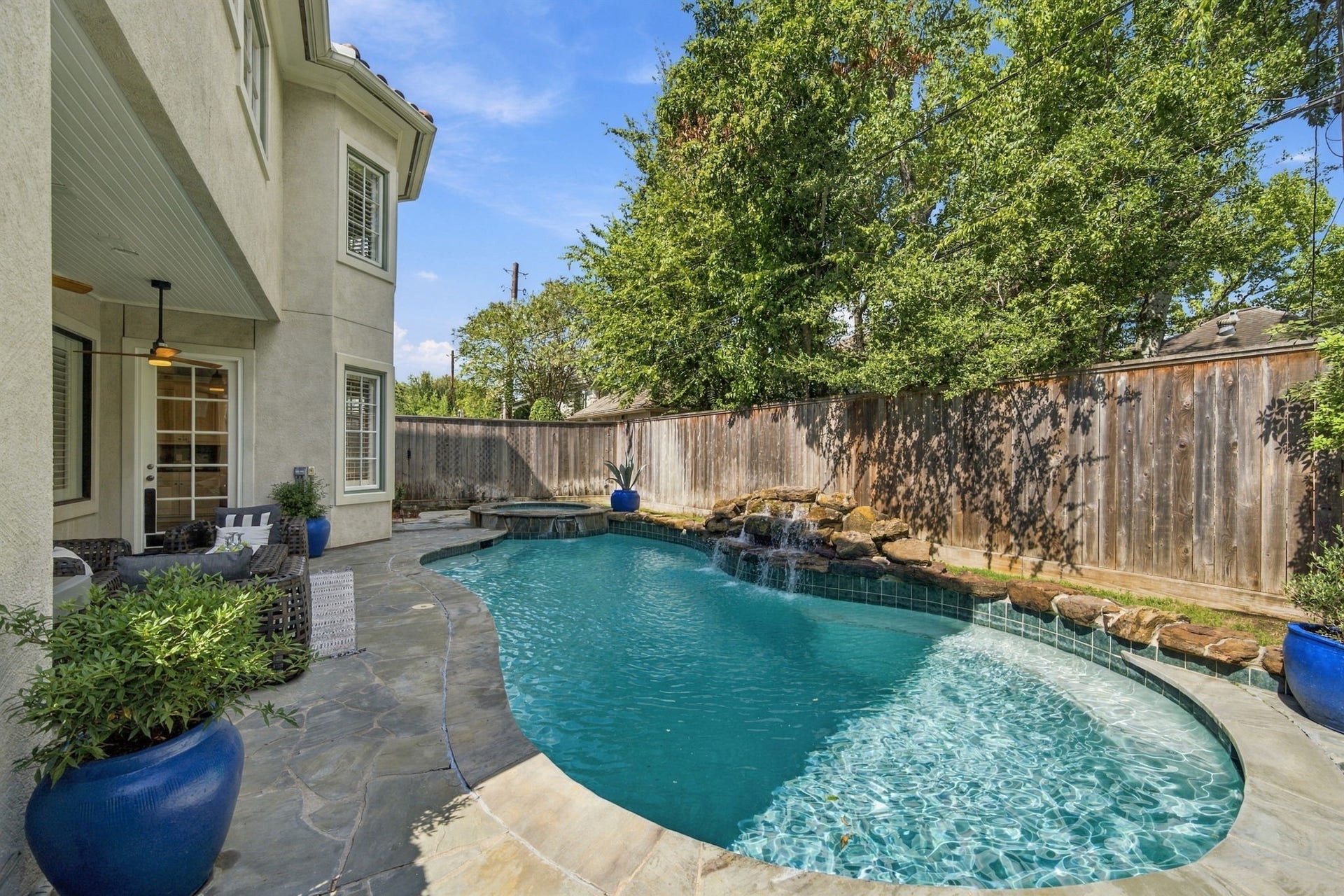 2826 Robinhood Street, West University Place, TX 77005 2826 Robinhood Street, West University Place, TX 77005