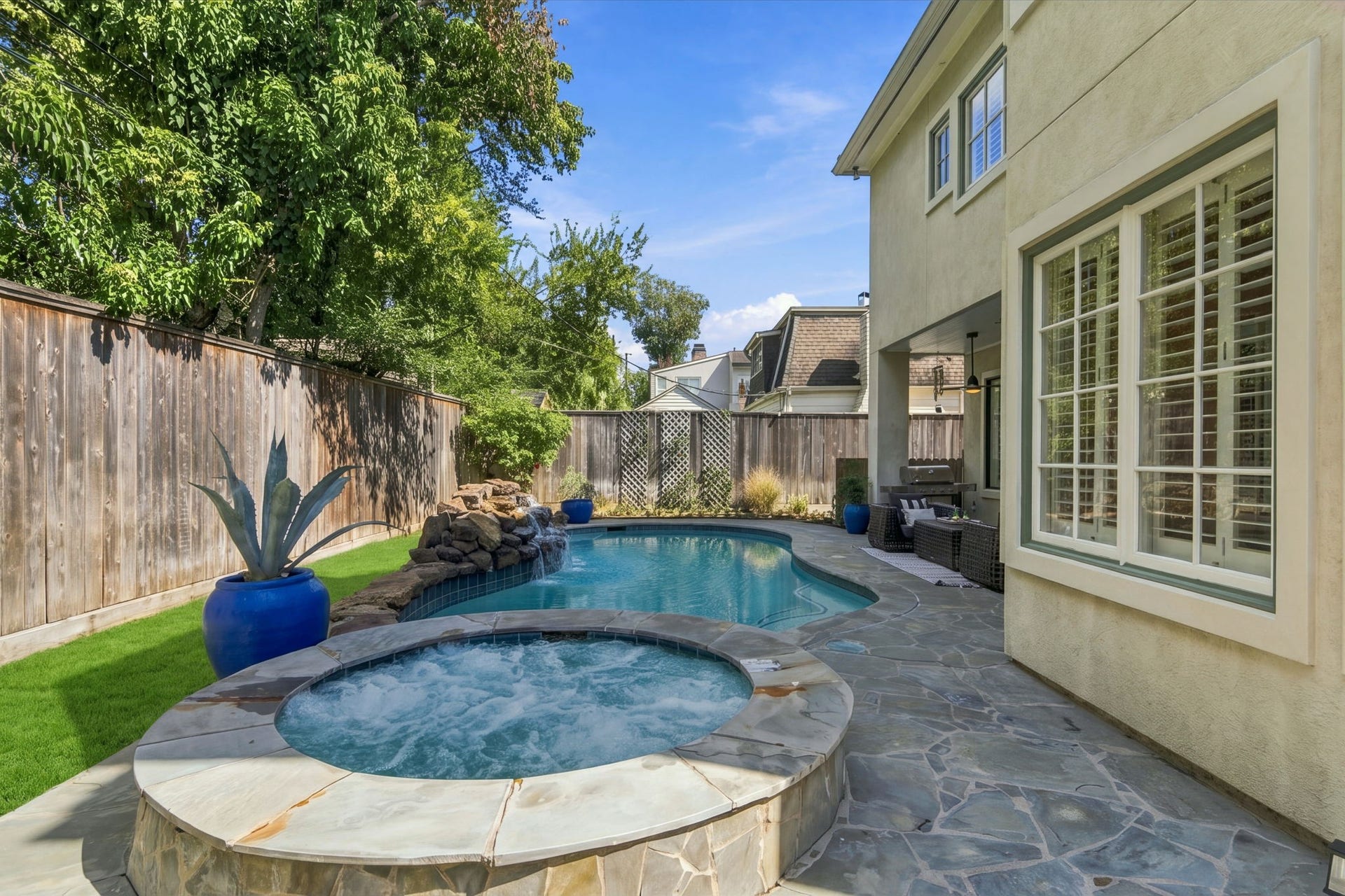 2826 Robinhood Street, West University Place, TX 77005 2826 Robinhood Street, West University Place, TX 77005