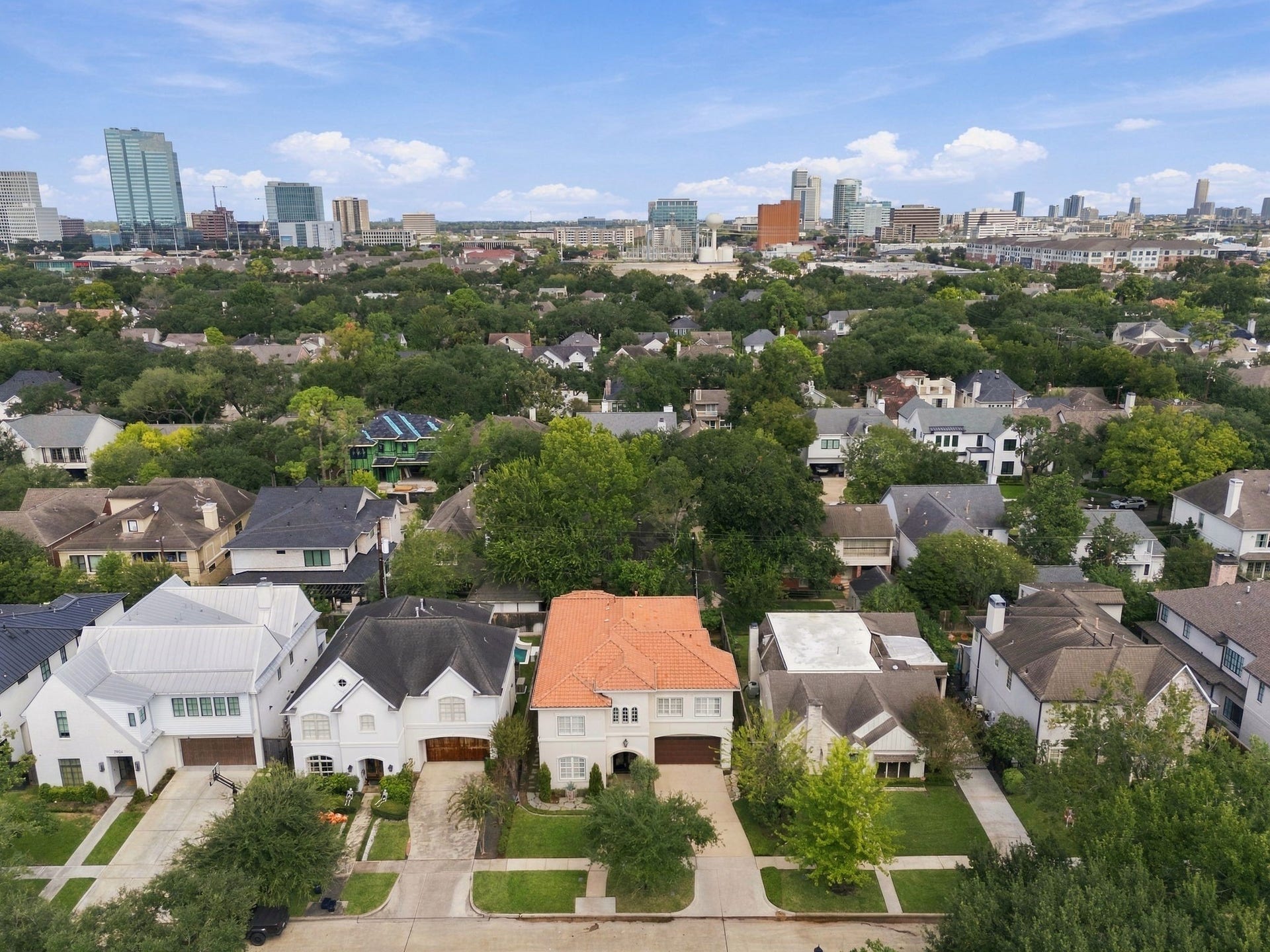 2826 Robinhood Street, West University Place, TX 77005 2826 Robinhood Street, West University Place, TX 77005