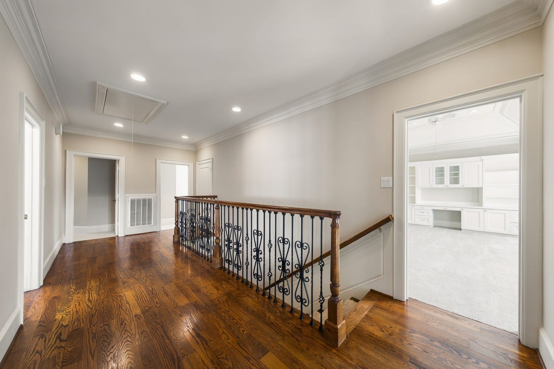 2826 Robinhood Street, West University Place, TX 77005 2826 Robinhood Street, West University Place, TX 77005