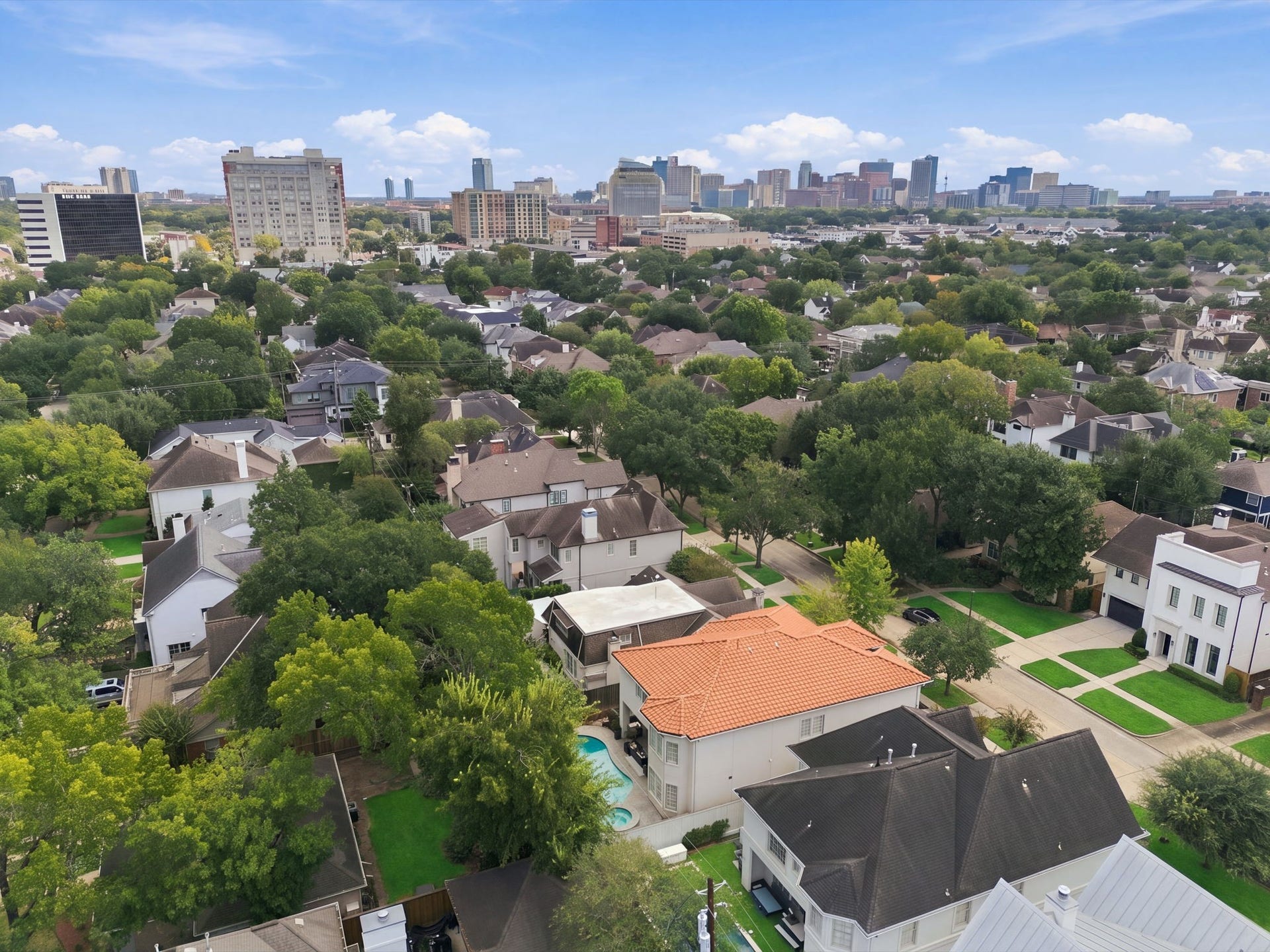 2826 Robinhood Street, West University Place, TX 77005 2826 Robinhood Street, West University Place, TX 77005