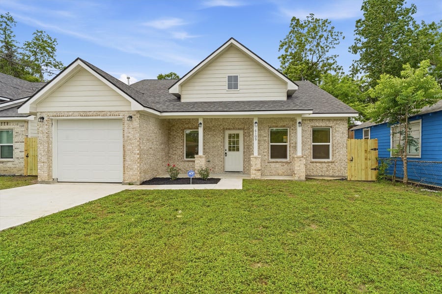 Property photo for 6109 Woodrow Street, Texas City, TX