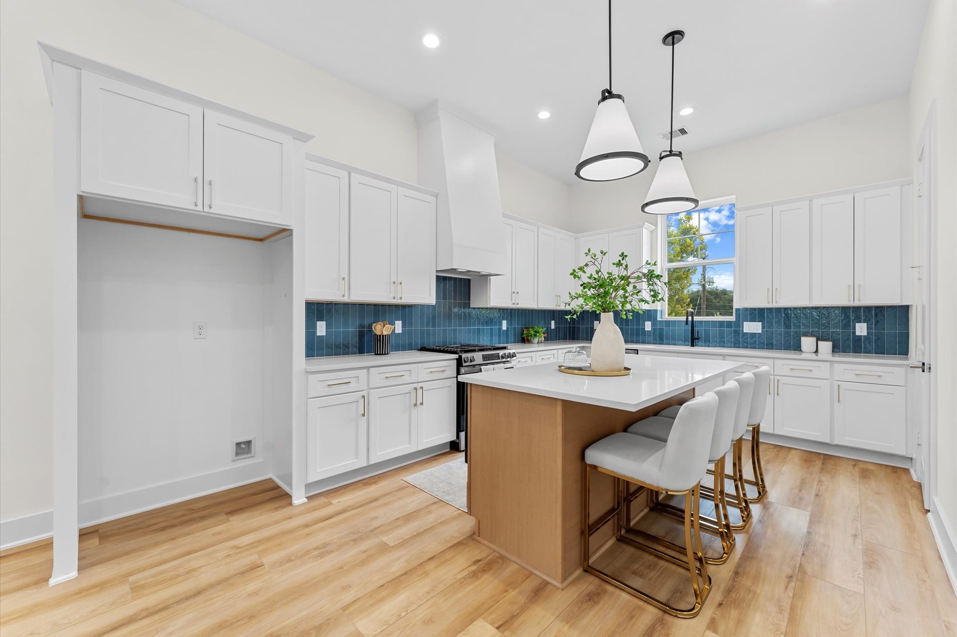 4127 De George Street, Houston, TX 77009 4127 De George Street, Houston, TX 77009