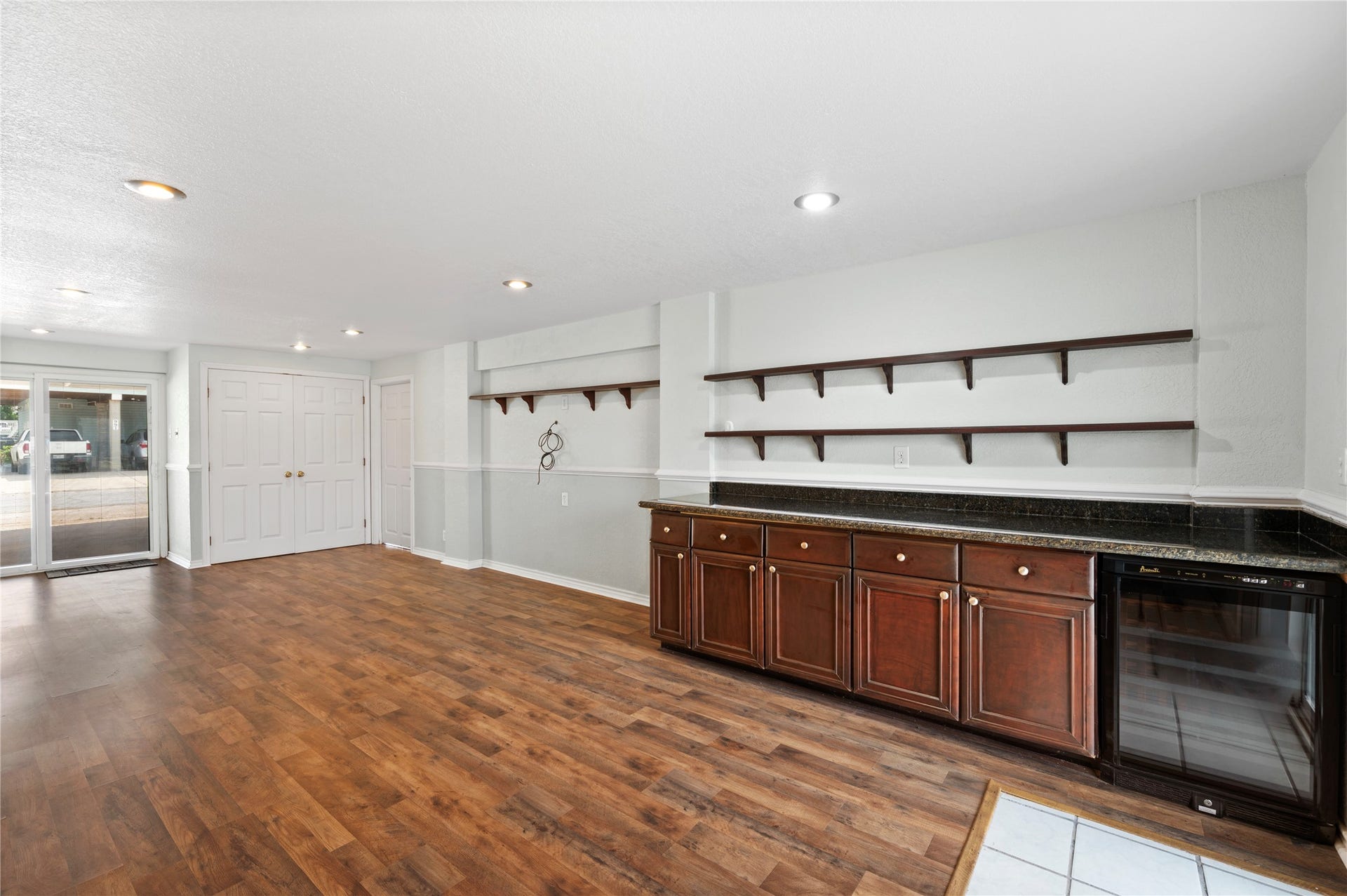 920 Bonita Street, Bayou Vista, TX 77563 920 Bonita Street, Bayou Vista, TX 77563