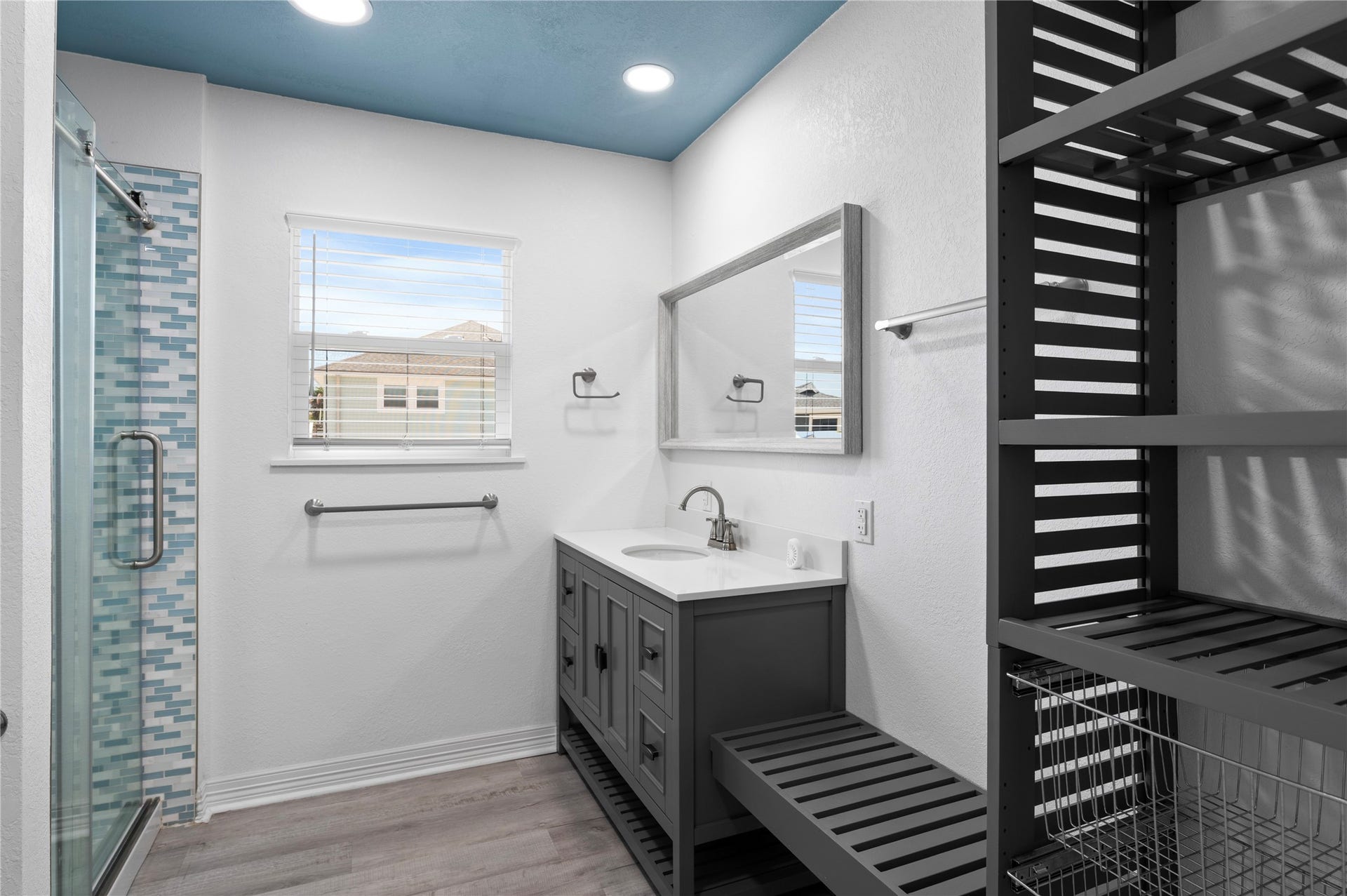 920 Bonita Street, Bayou Vista, TX 77563 920 Bonita Street, Bayou Vista, TX 77563