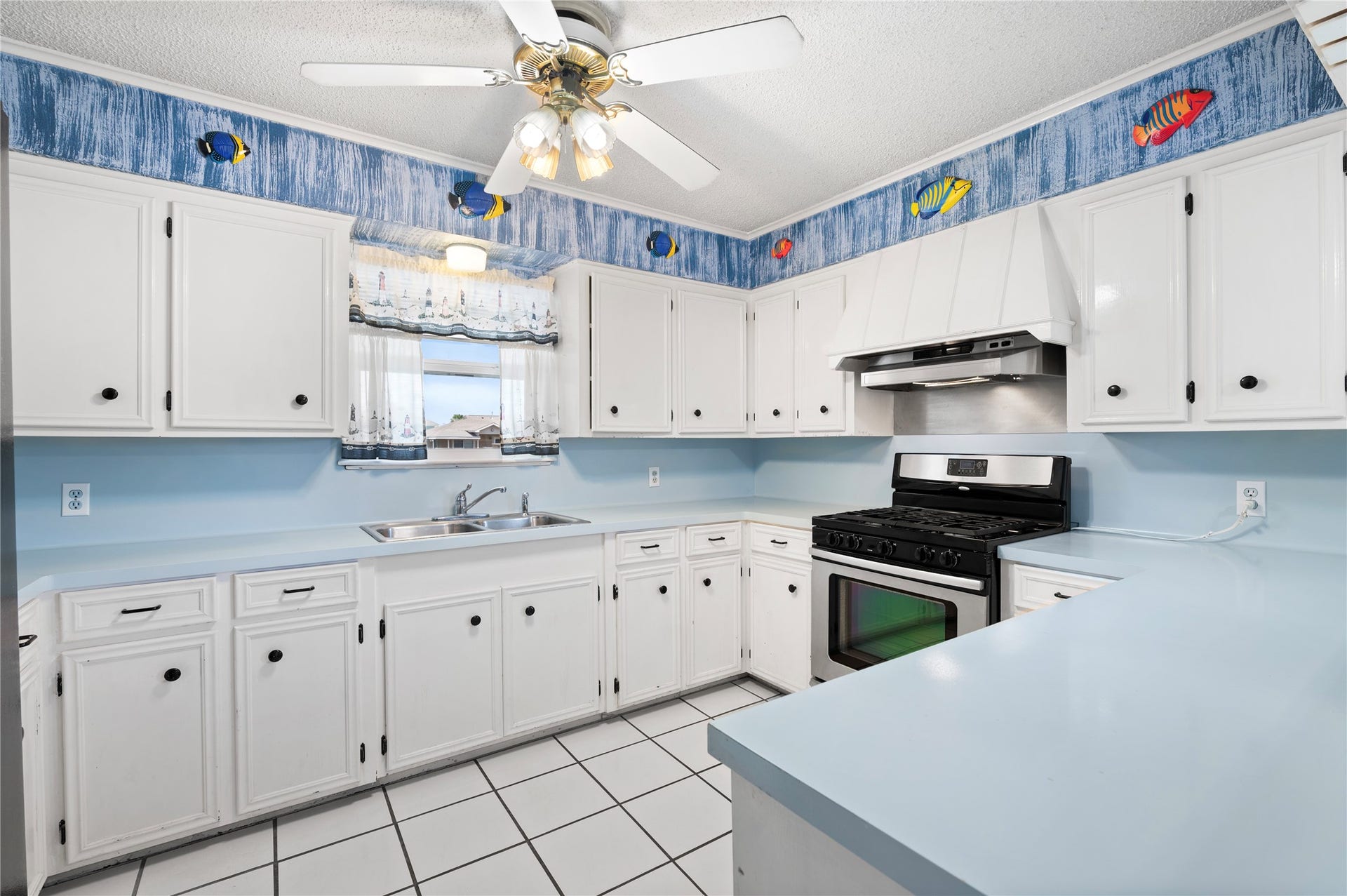920 Bonita Street, Bayou Vista, TX 77563 920 Bonita Street, Bayou Vista, TX 77563