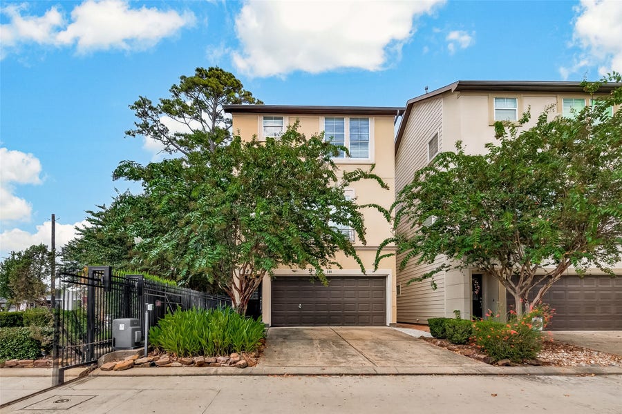 Property photo for 888 Fisher Street, Houston, TX