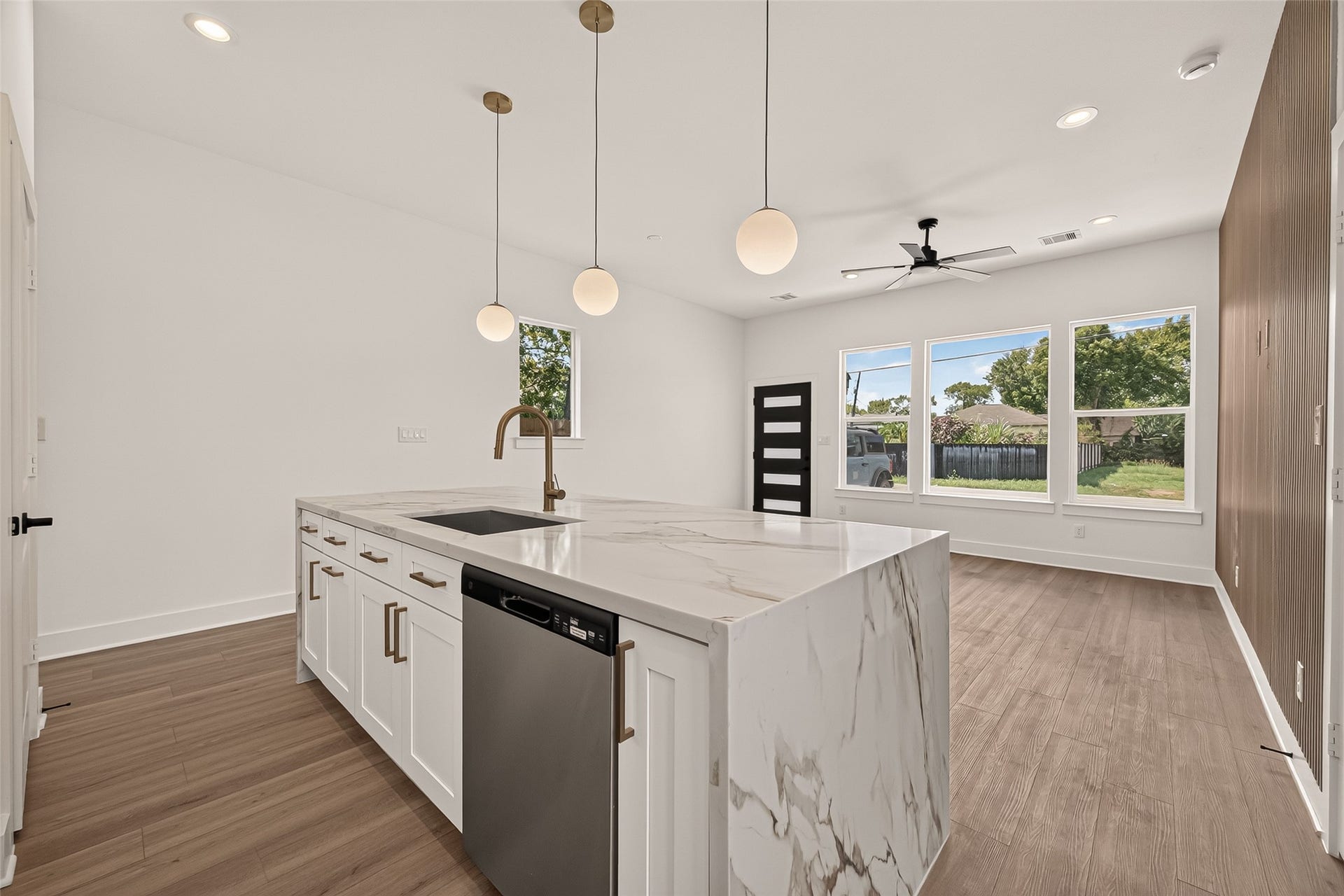 3313 Sampson Street, Houston, TX 77004 3313 Sampson Street, Houston, TX 77004
