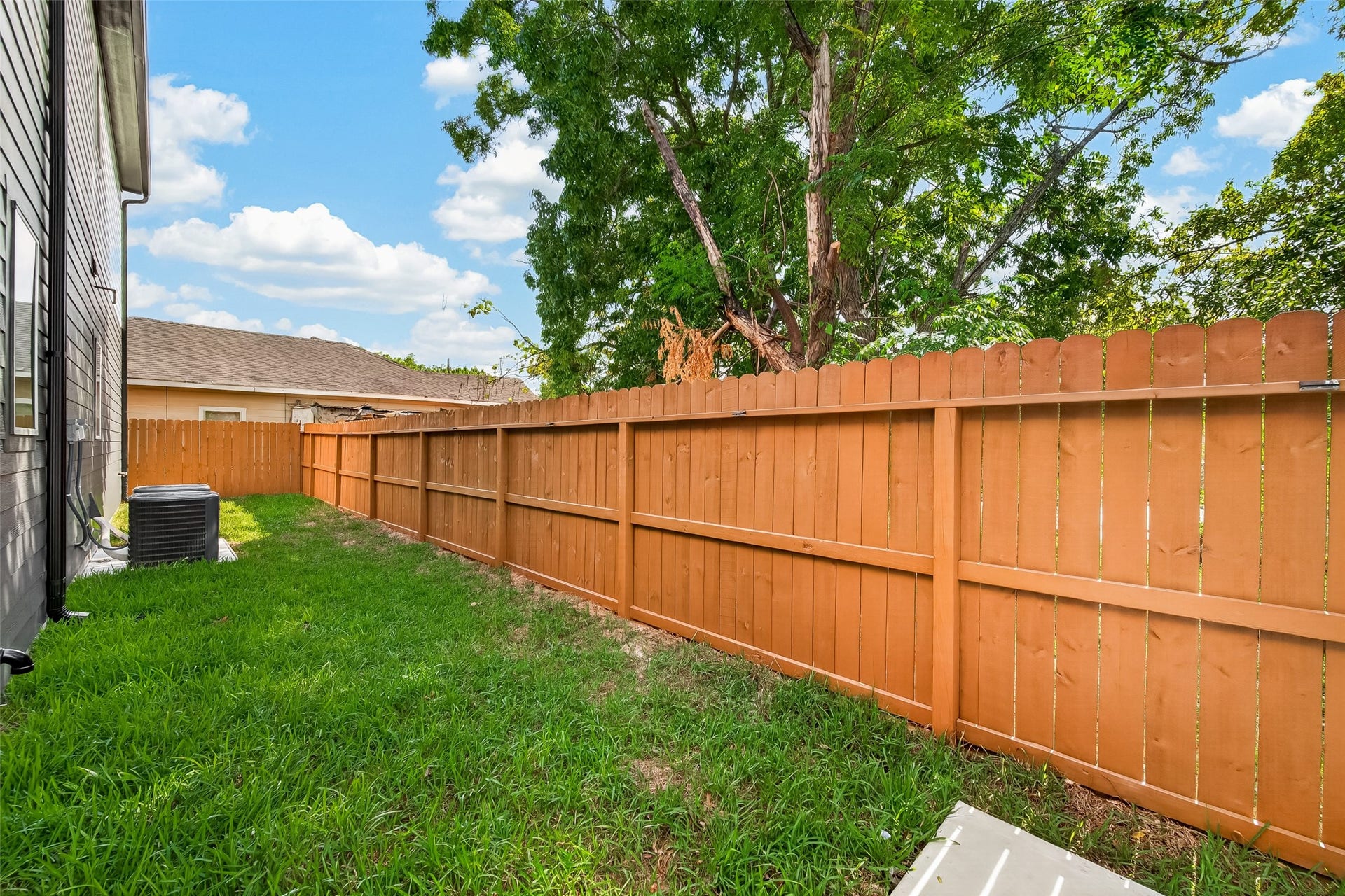 3313 Sampson Street, Houston, TX 77004 3313 Sampson Street, Houston, TX 77004