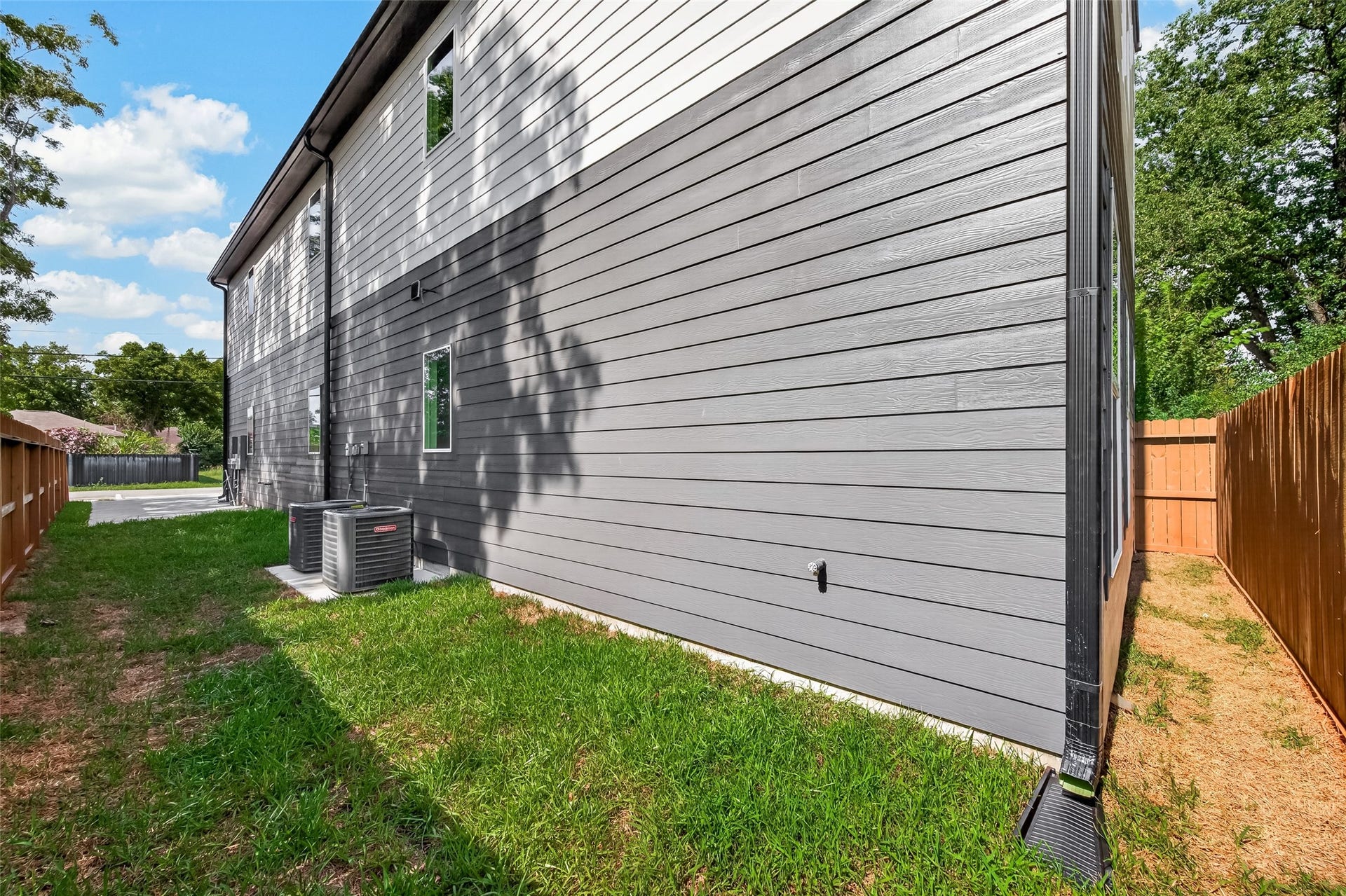 3313 Sampson Street, Houston, TX 77004 3313 Sampson Street, Houston, TX 77004