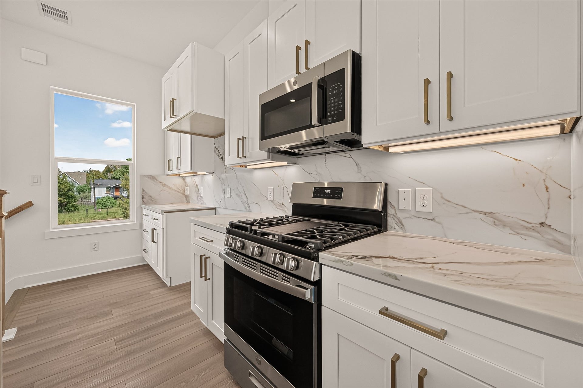 3313 Sampson Street, Houston, TX 77004 3313 Sampson Street, Houston, TX 77004
