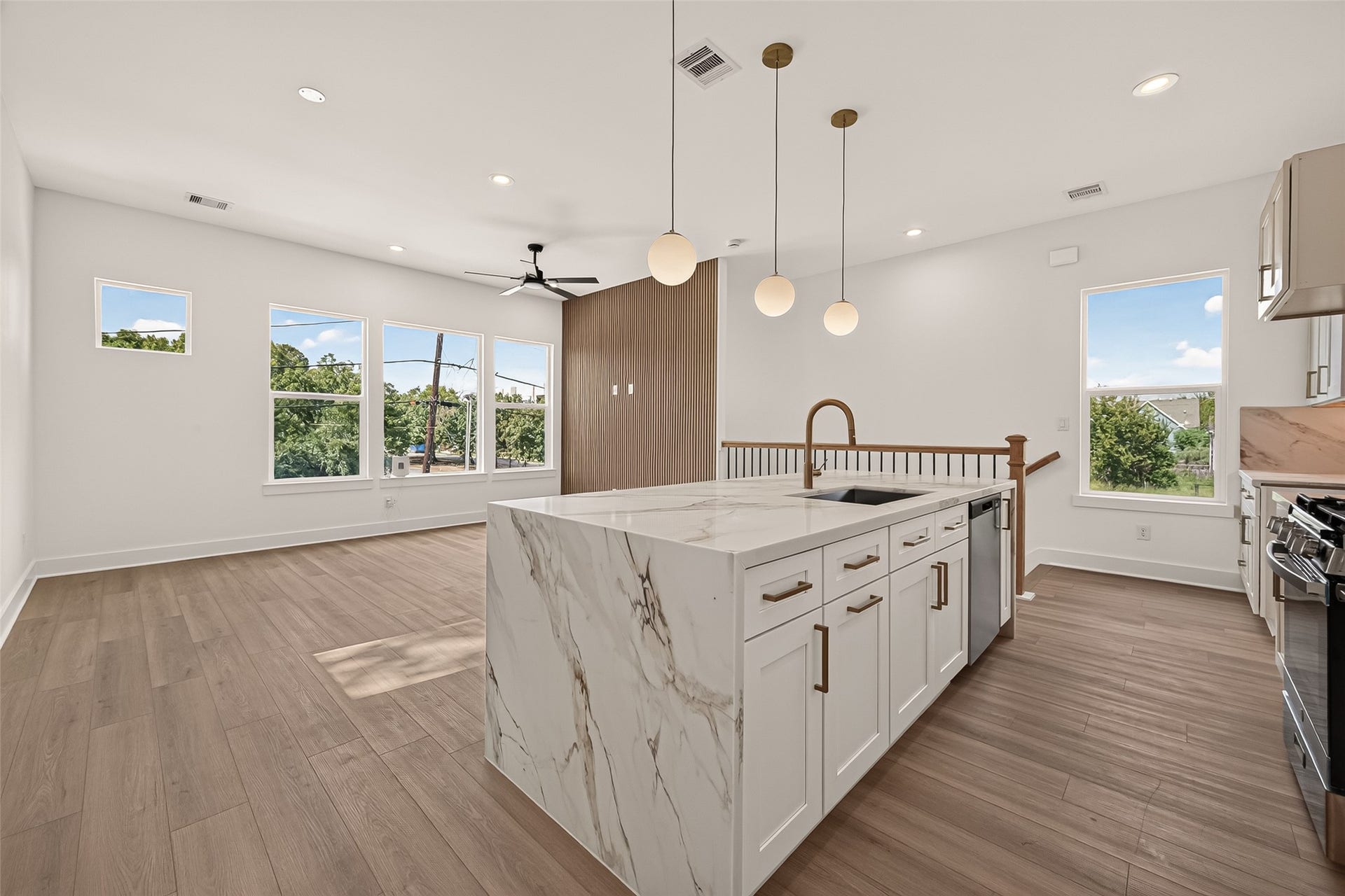3313 Sampson Street, Houston, TX 77004 3313 Sampson Street, Houston, TX 77004