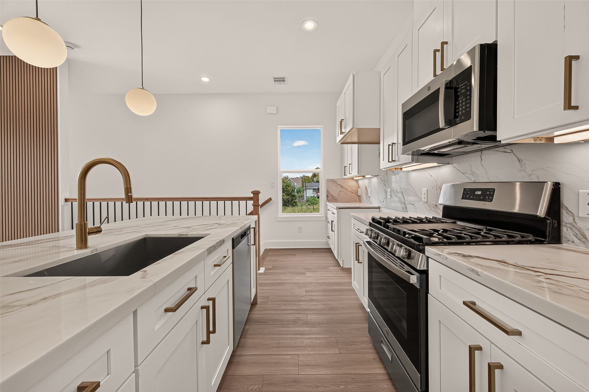 3313 Sampson Street, Houston, TX 77004 3313 Sampson Street, Houston, TX 77004