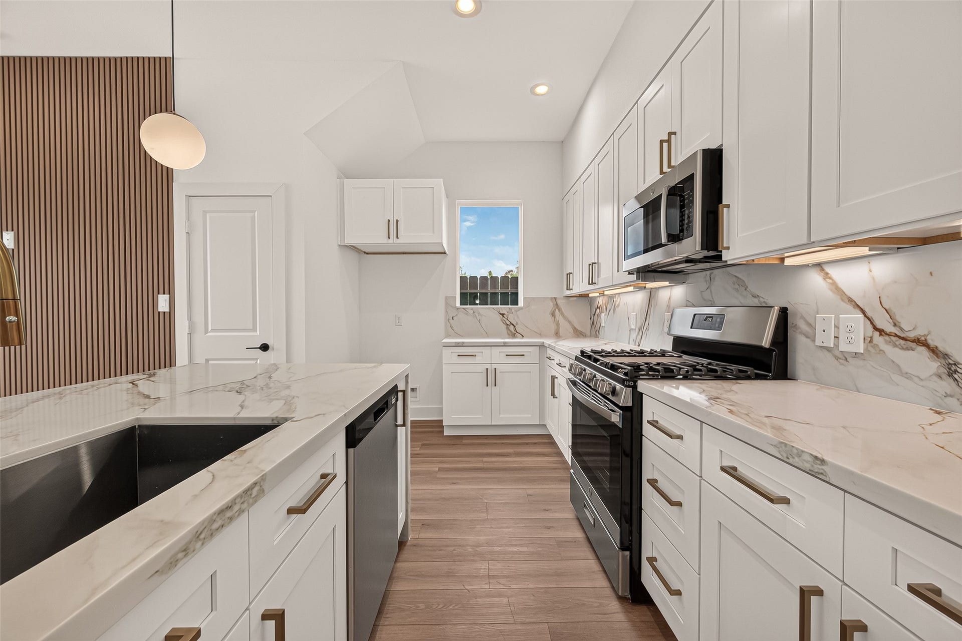 3313 Sampson Street, Houston, TX 77004 3313 Sampson Street, Houston, TX 77004