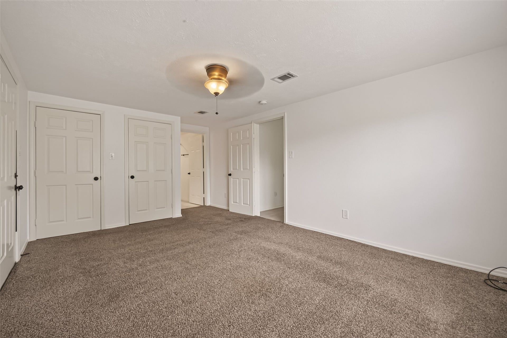 1511 W Dumble Street, Alvin, TX 77511 1511 W Dumble Street, Alvin, TX 77511