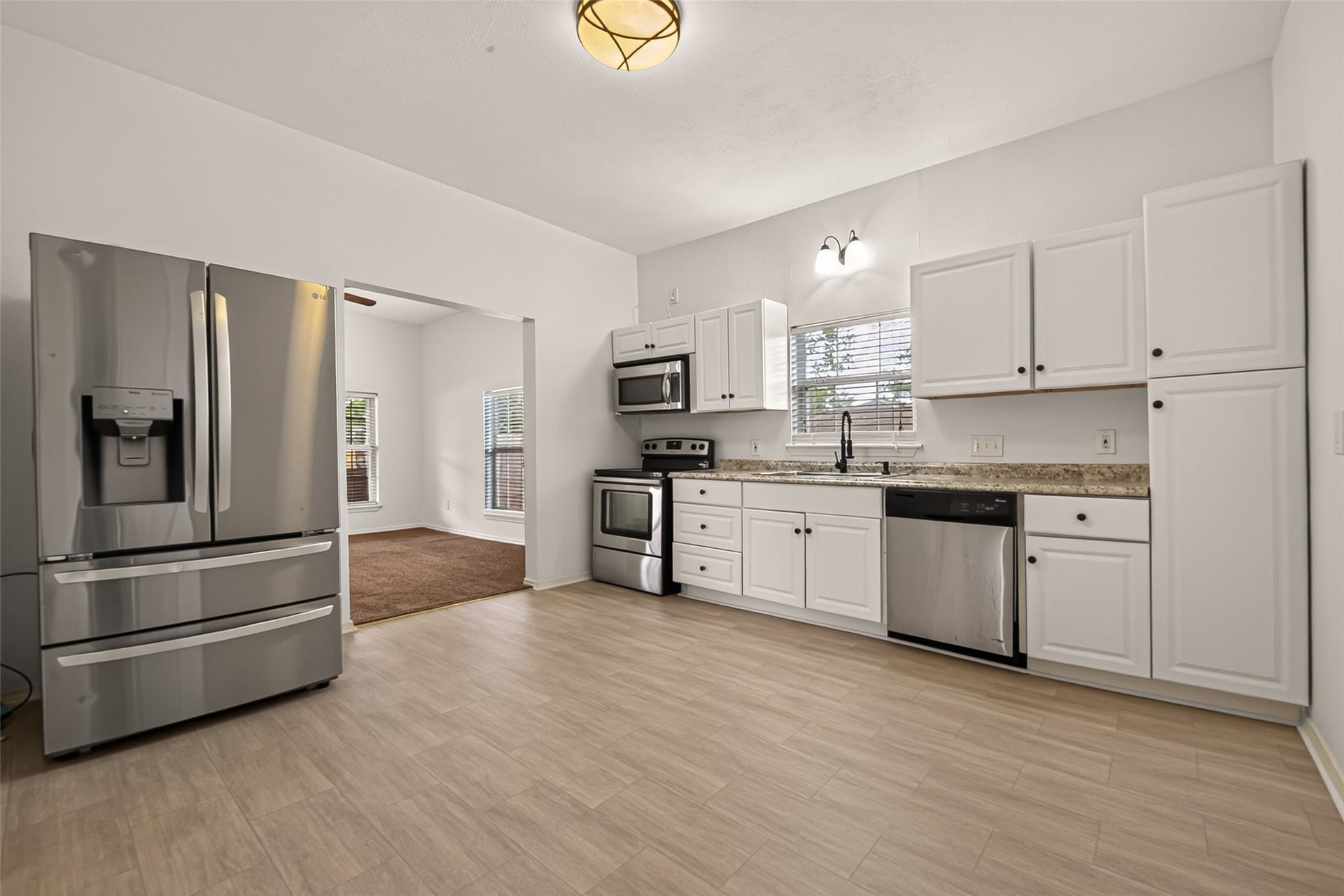 1511 W Dumble Street, Alvin, TX 77511 1511 W Dumble Street, Alvin, TX 77511