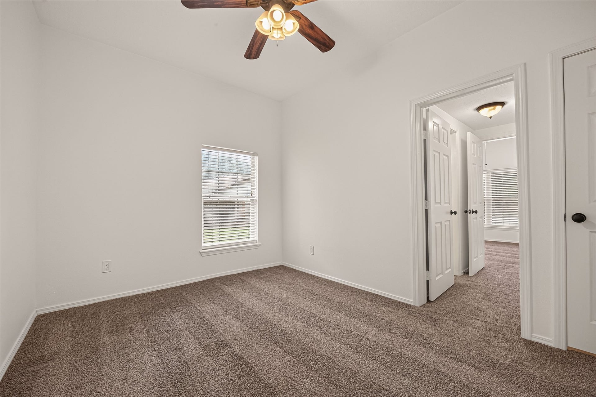 1511 W Dumble Street, Alvin, TX 77511 1511 W Dumble Street, Alvin, TX 77511