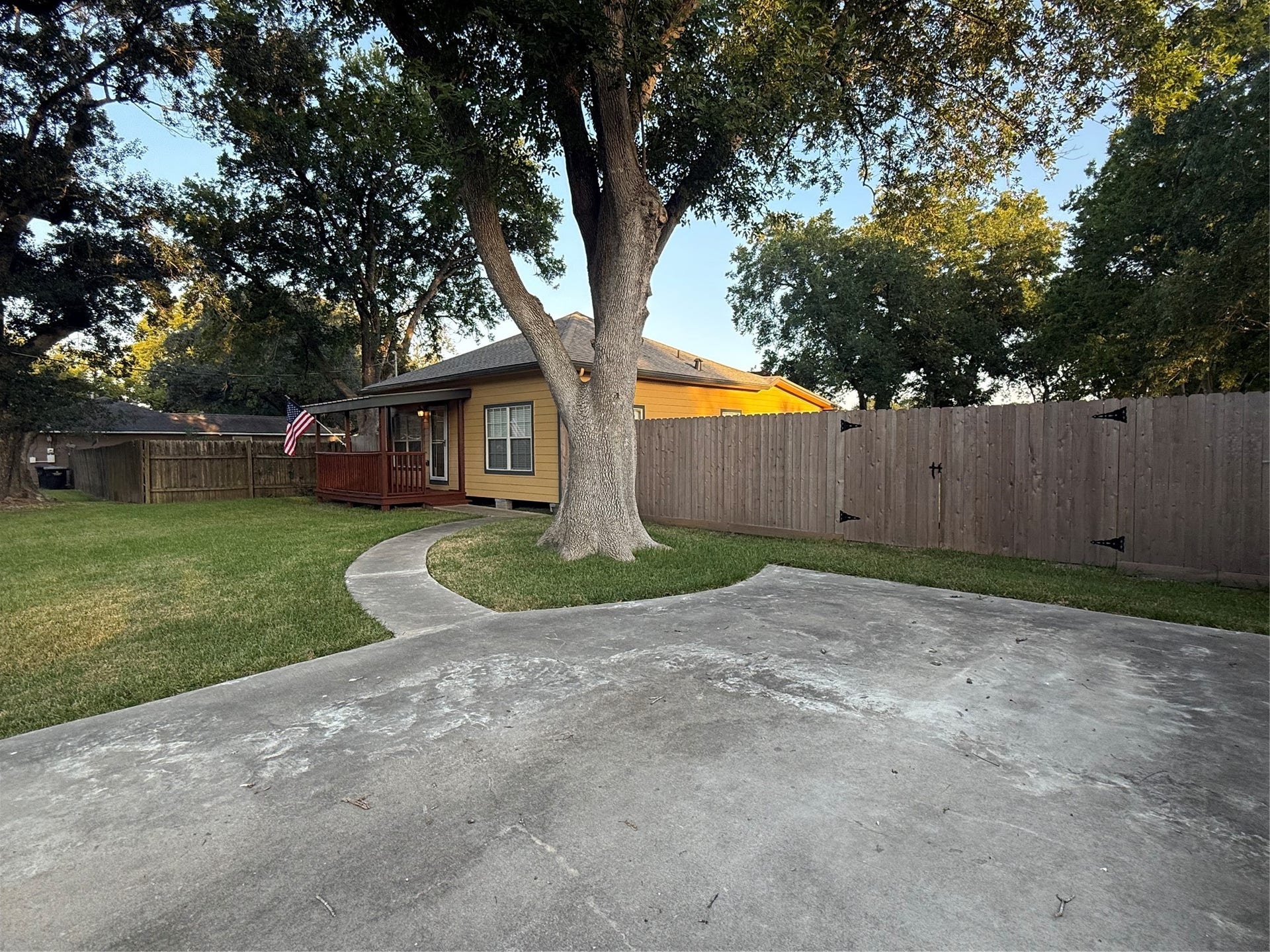 1511 W Dumble Street, Alvin, TX 77511 1511 W Dumble Street, Alvin, TX 77511