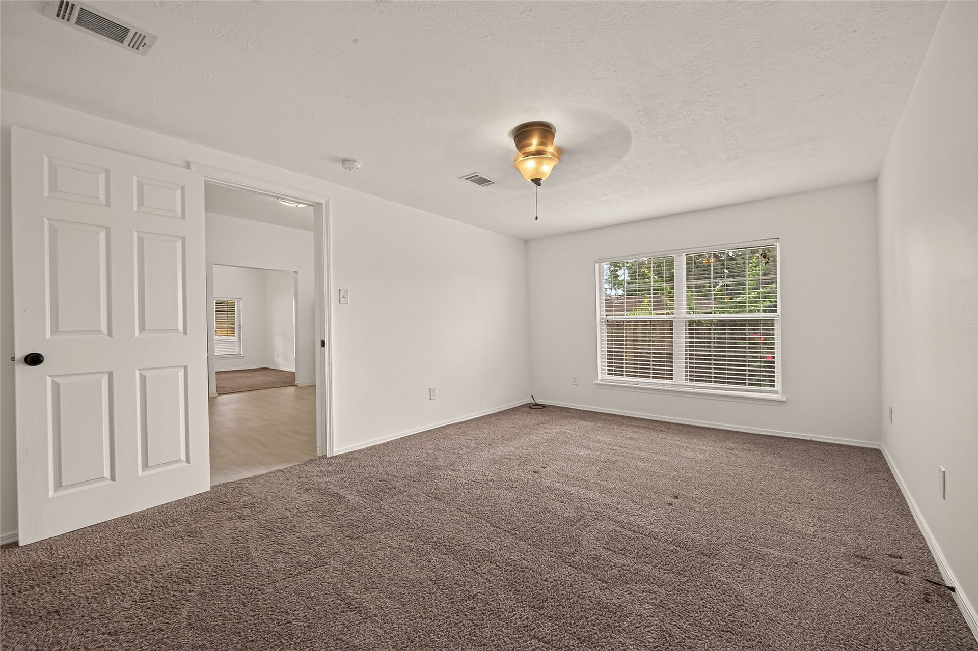 1511 W Dumble Street, Alvin, TX 77511 1511 W Dumble Street, Alvin, TX 77511