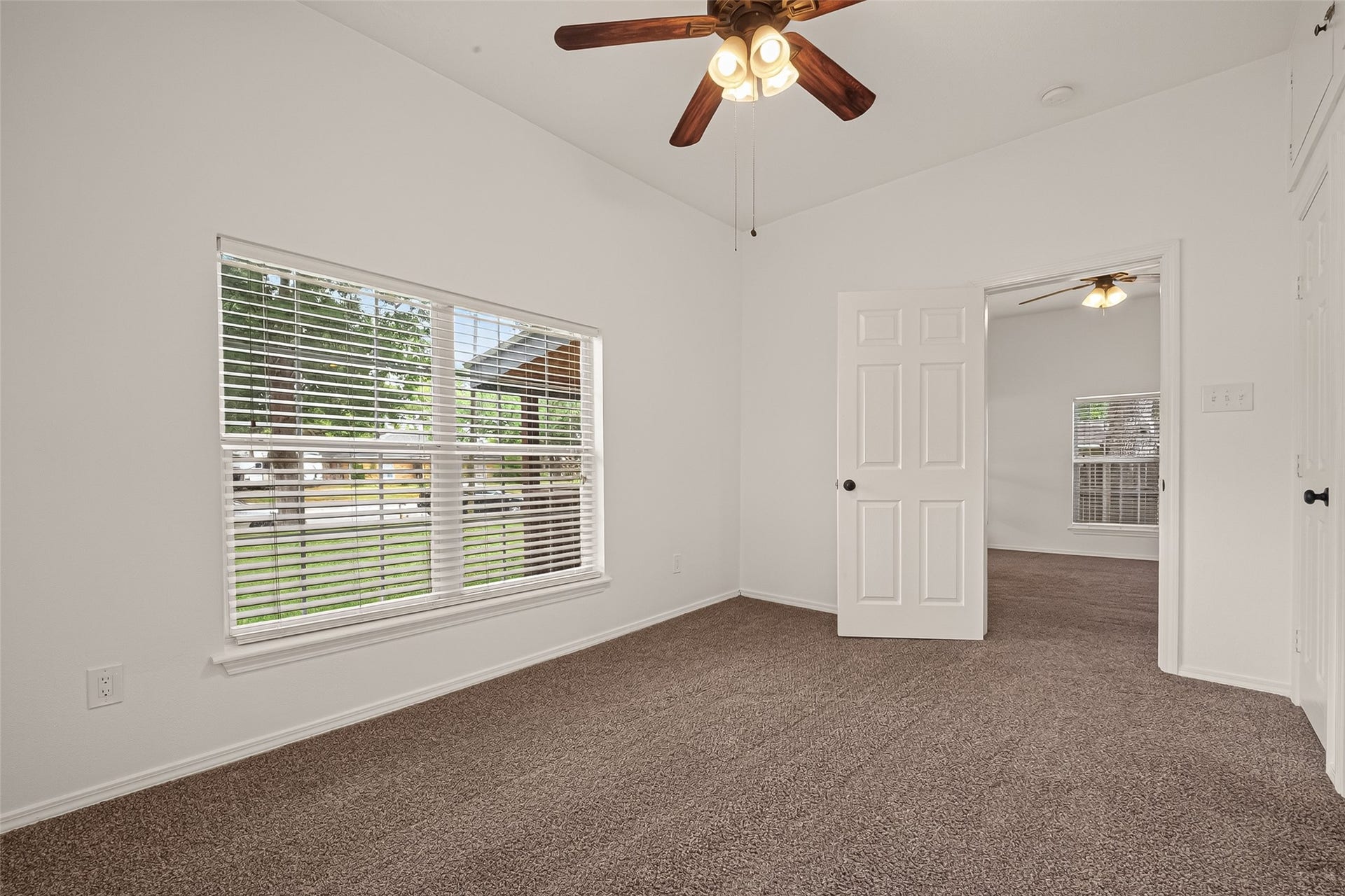 1511 W Dumble Street, Alvin, TX 77511 1511 W Dumble Street, Alvin, TX 77511