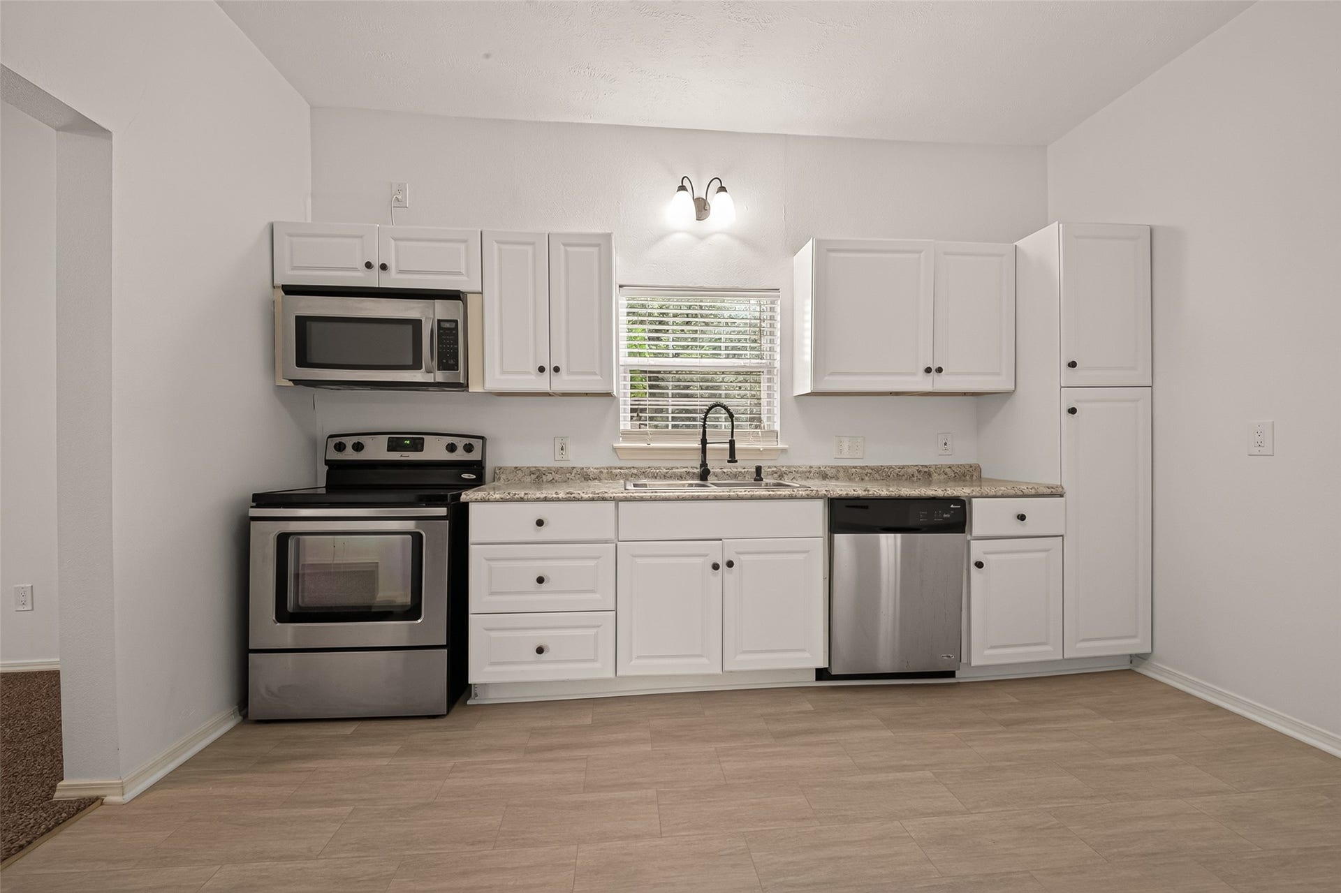 1511 W Dumble Street, Alvin, TX 77511 1511 W Dumble Street, Alvin, TX 77511