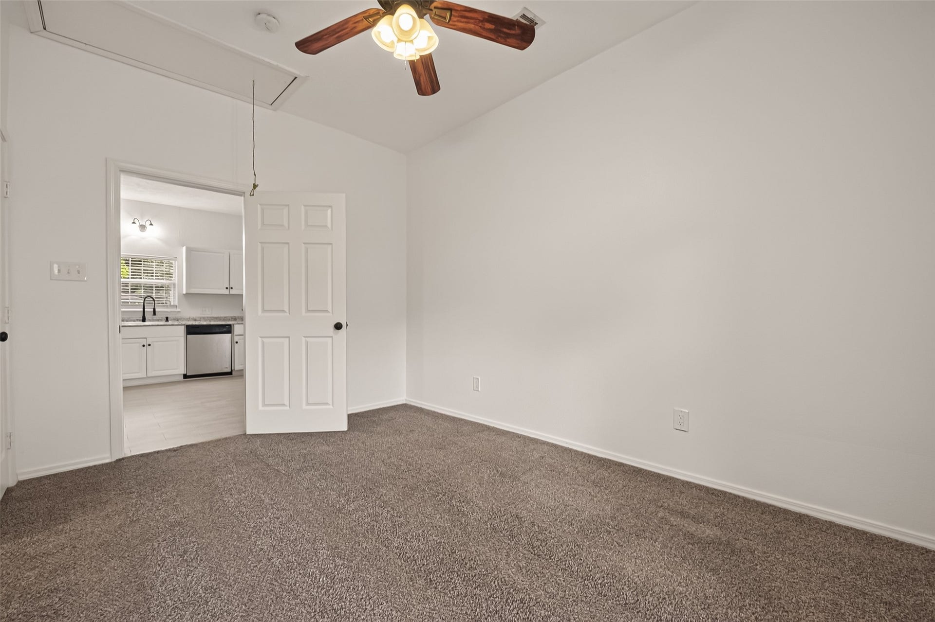 1511 W Dumble Street, Alvin, TX 77511 1511 W Dumble Street, Alvin, TX 77511