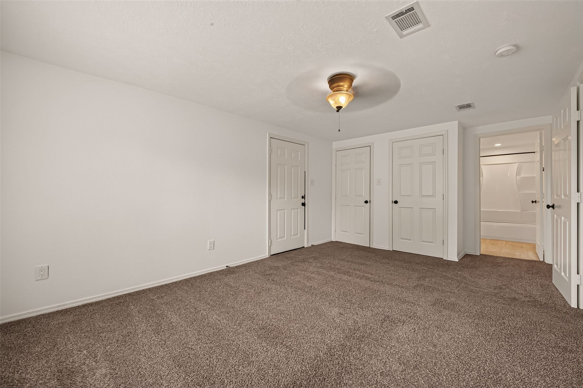 1511 W Dumble Street, Alvin, TX 77511 1511 W Dumble Street, Alvin, TX 77511