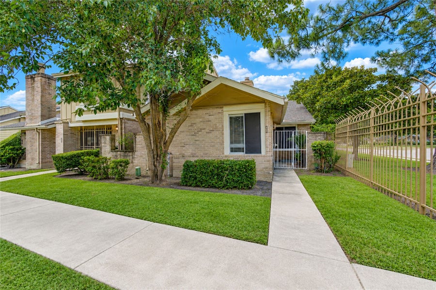 Property photo for 6102 W Airport Boulevard, #18, Houston, TX