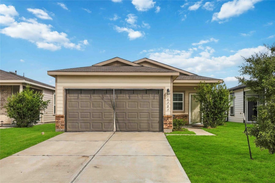 Property photo for 6727 Hobby Wind Ridge Drive, Houston, TX
