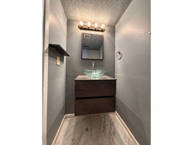 6167 Dryad Drive, Houston, TX 77035 6167 Dryad Drive, Houston, TX 77035