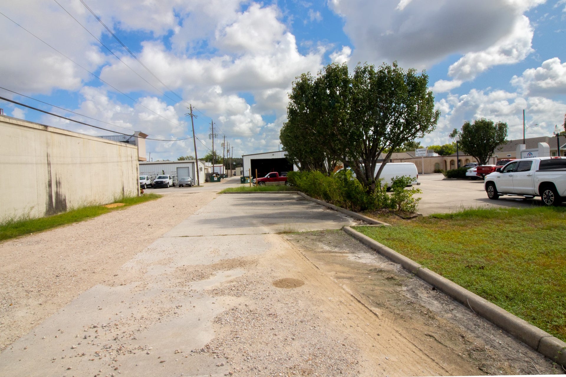 2408-2409 S Park Avenue, Pearland, TX 77581 2408-2409 S Park Avenue, Pearland, TX 77581
