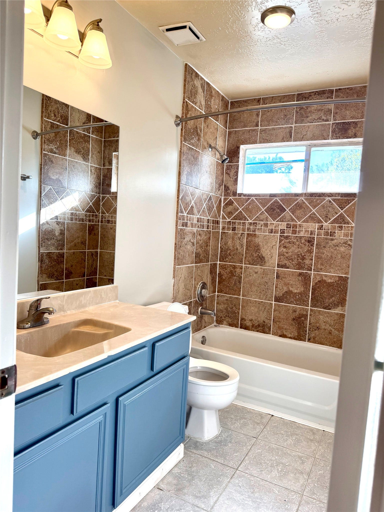 2015 Summerfield Place, Sugar Land, TX 77478 2015 Summerfield Place, Sugar Land, TX 77478