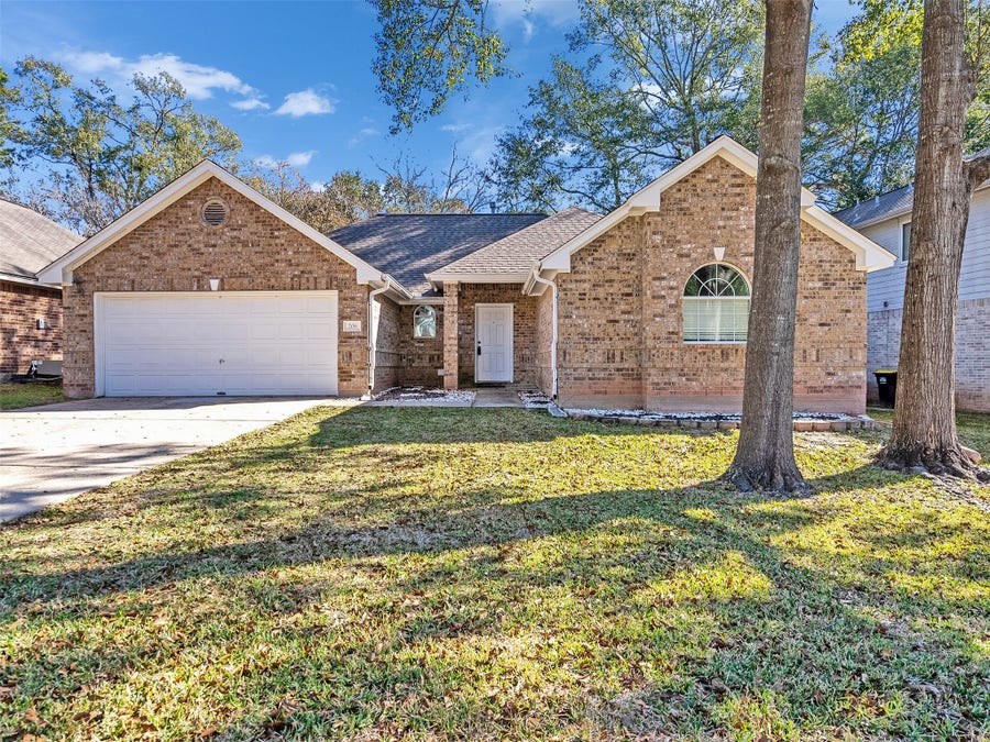 Property photo for 206 Doncaster Street, Conroe, TX