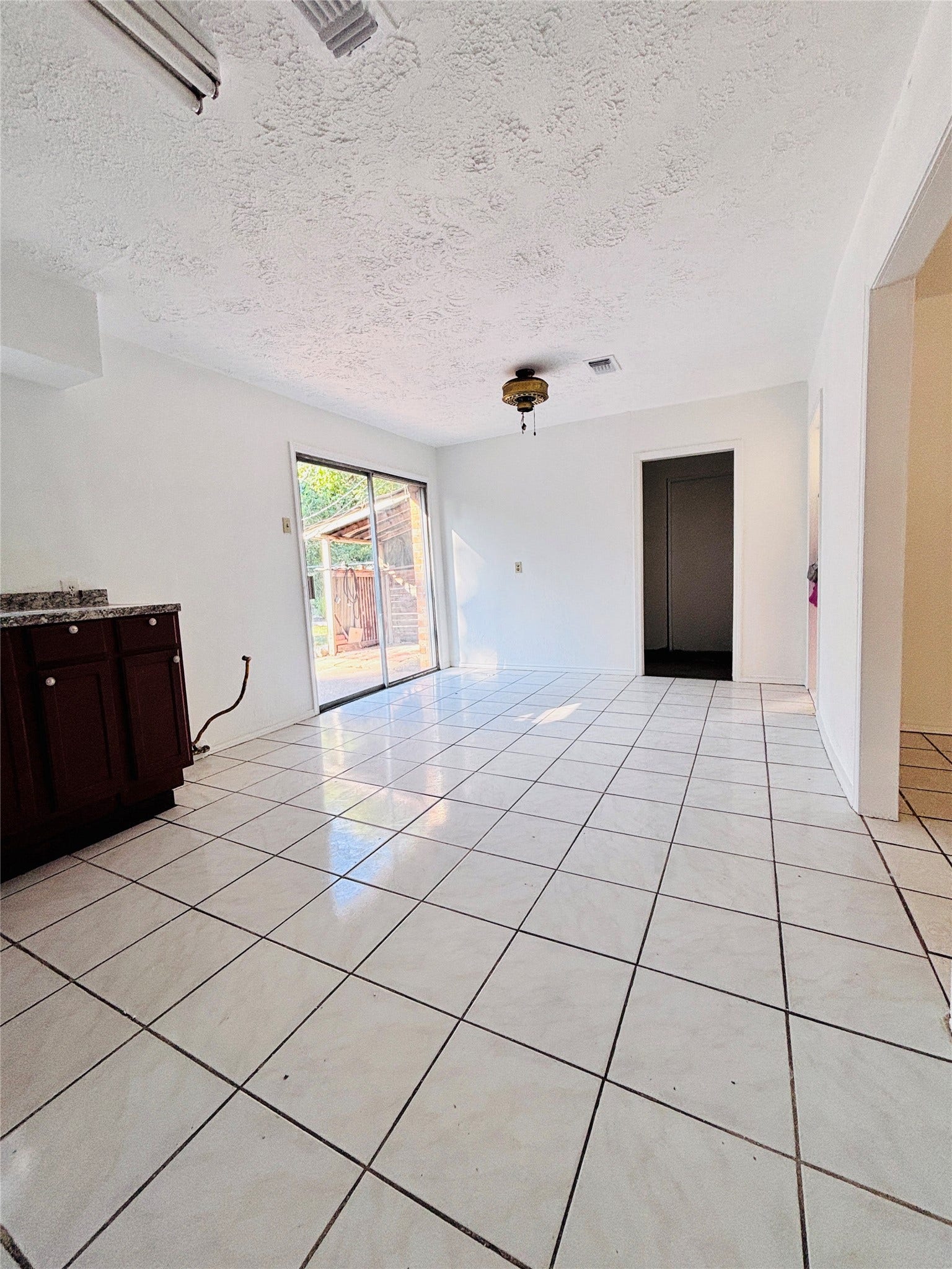 1802 Debeney Drive, Houston, TX 77039 Kitchen and dining area