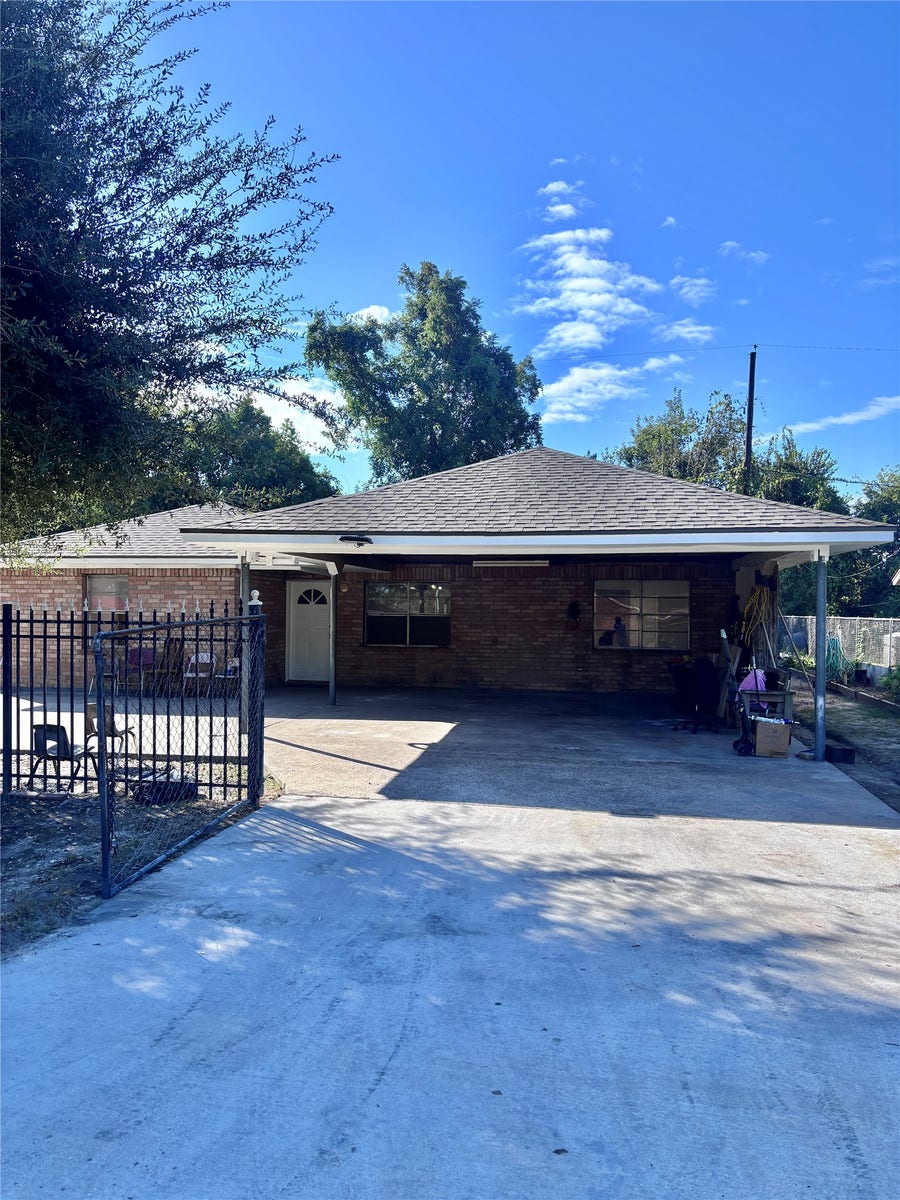 Property photo for 1802 Debeney Drive, Houston, TX