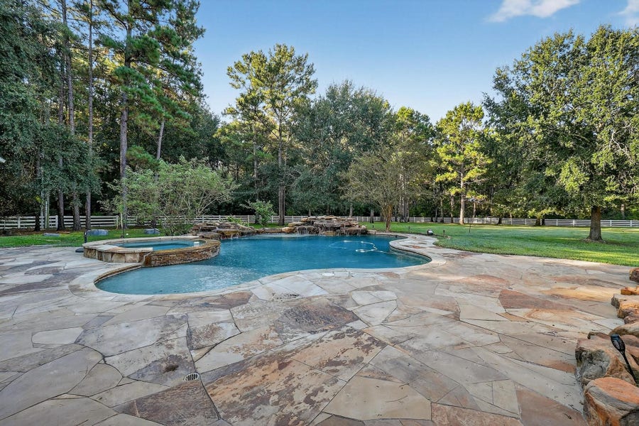 Property photo for 420 Whispering Meadow, Magnolia, TX
