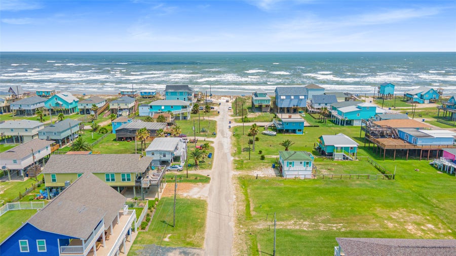 Property photo for 231 Coral Court, Surfside Beach, TX